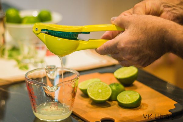 Pisco sour recipe squeezing limes