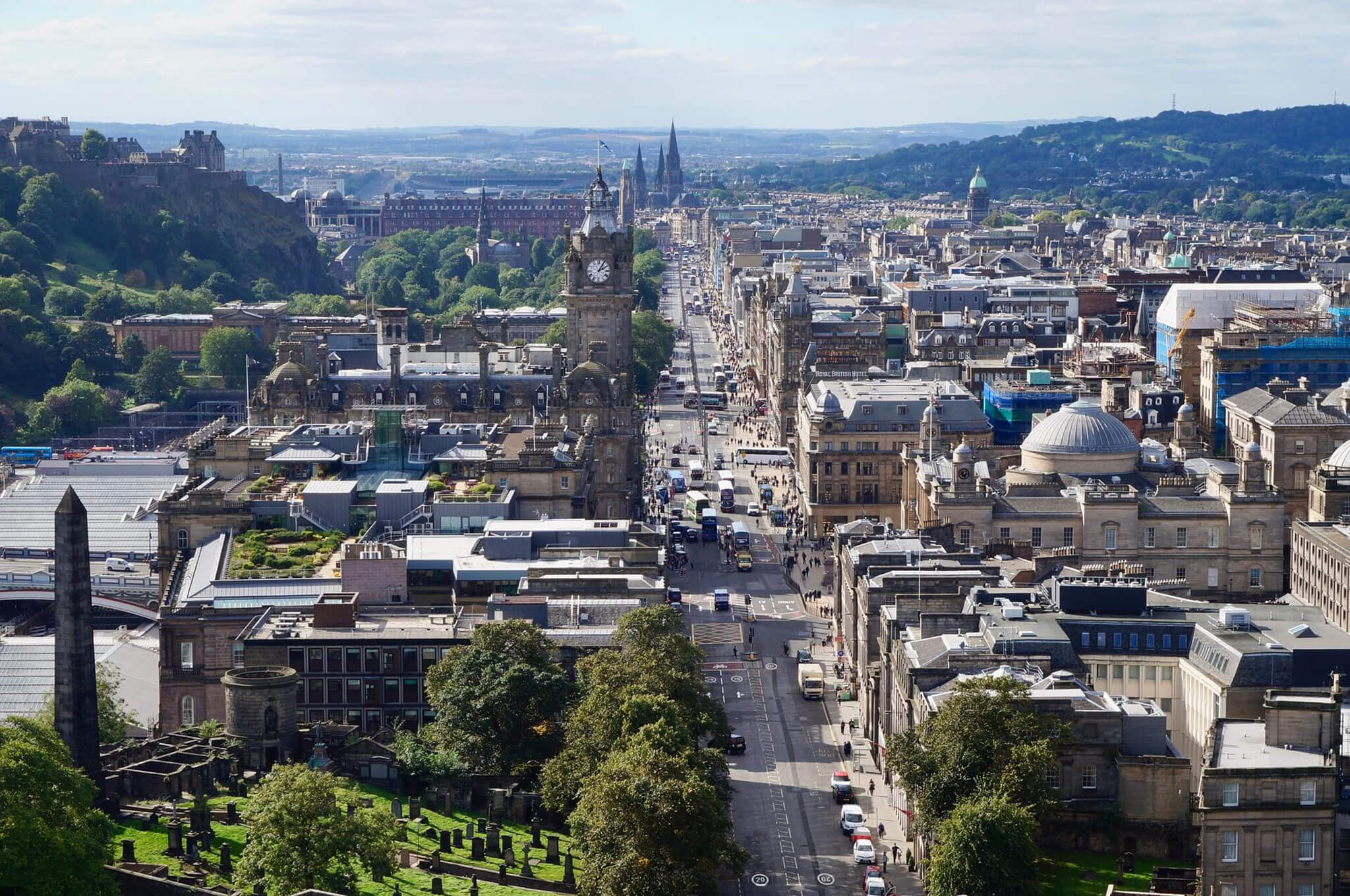 Moving to edinburgh 2 looking for new jobs, leaving your loved ones, and selling your possessions when moving to a different place can be tough. There are many things you need to take into consideration before moving away. To help make it easier for you, here are some things to do before and after the move.