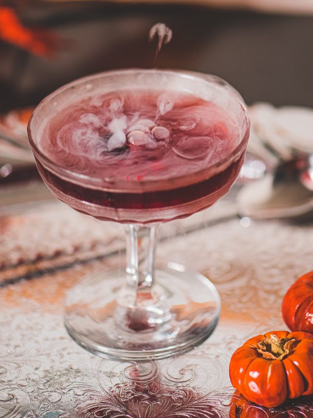 Royal haunt cocktail recipe for halloween