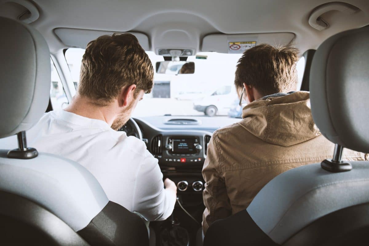 How to finance driving lessons without spending a fortune