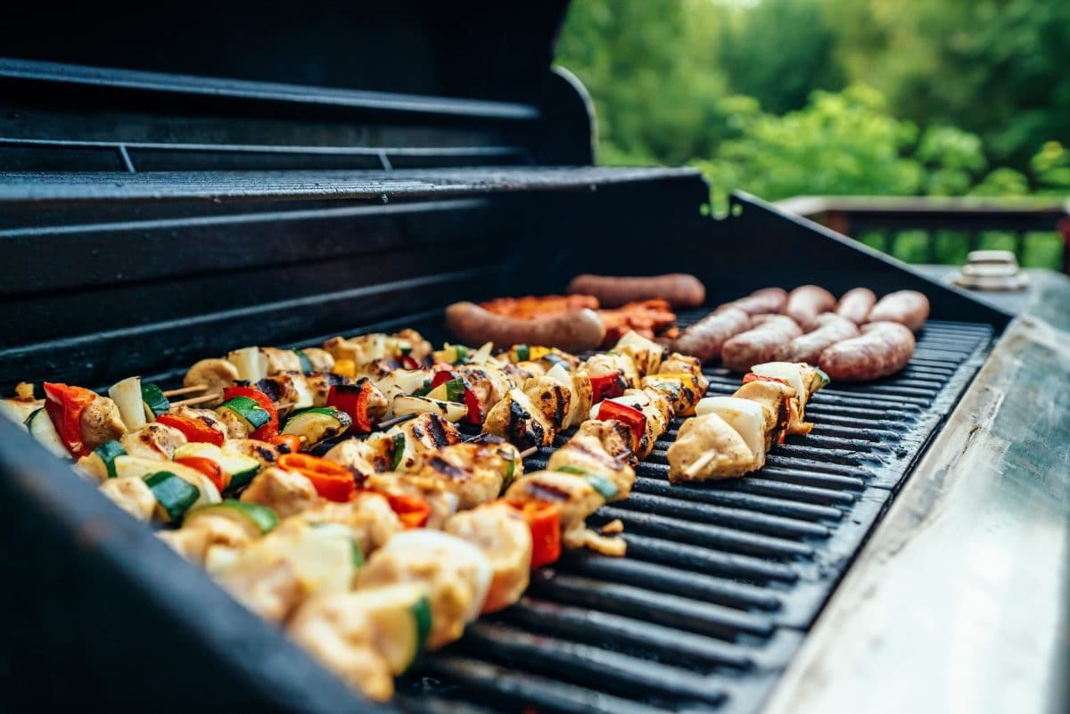 The major reasons why you should invest in a built-in grill