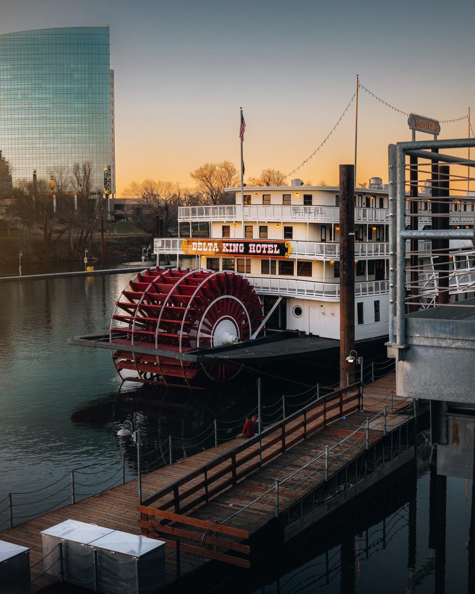 Sacramento river restaurants delta king