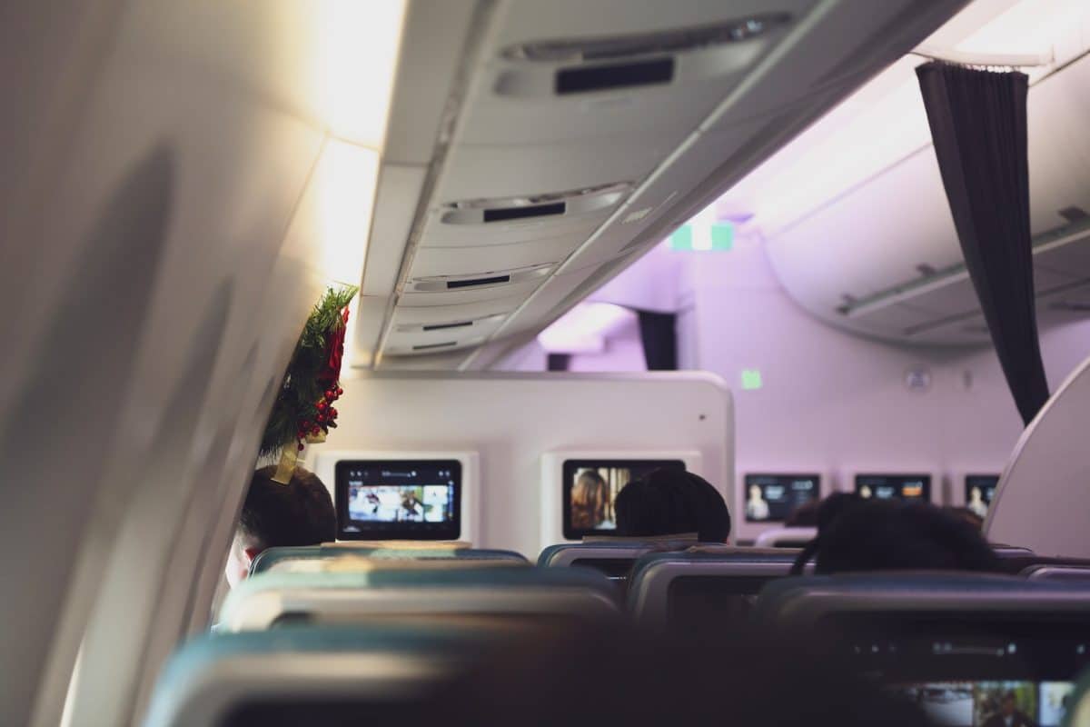 The most effective ways that you can kill time on your flight