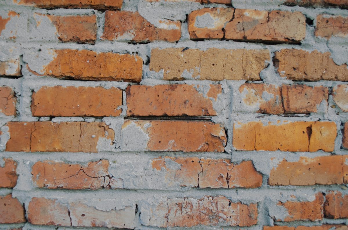 How to tell when your house exterior needs to be repaired