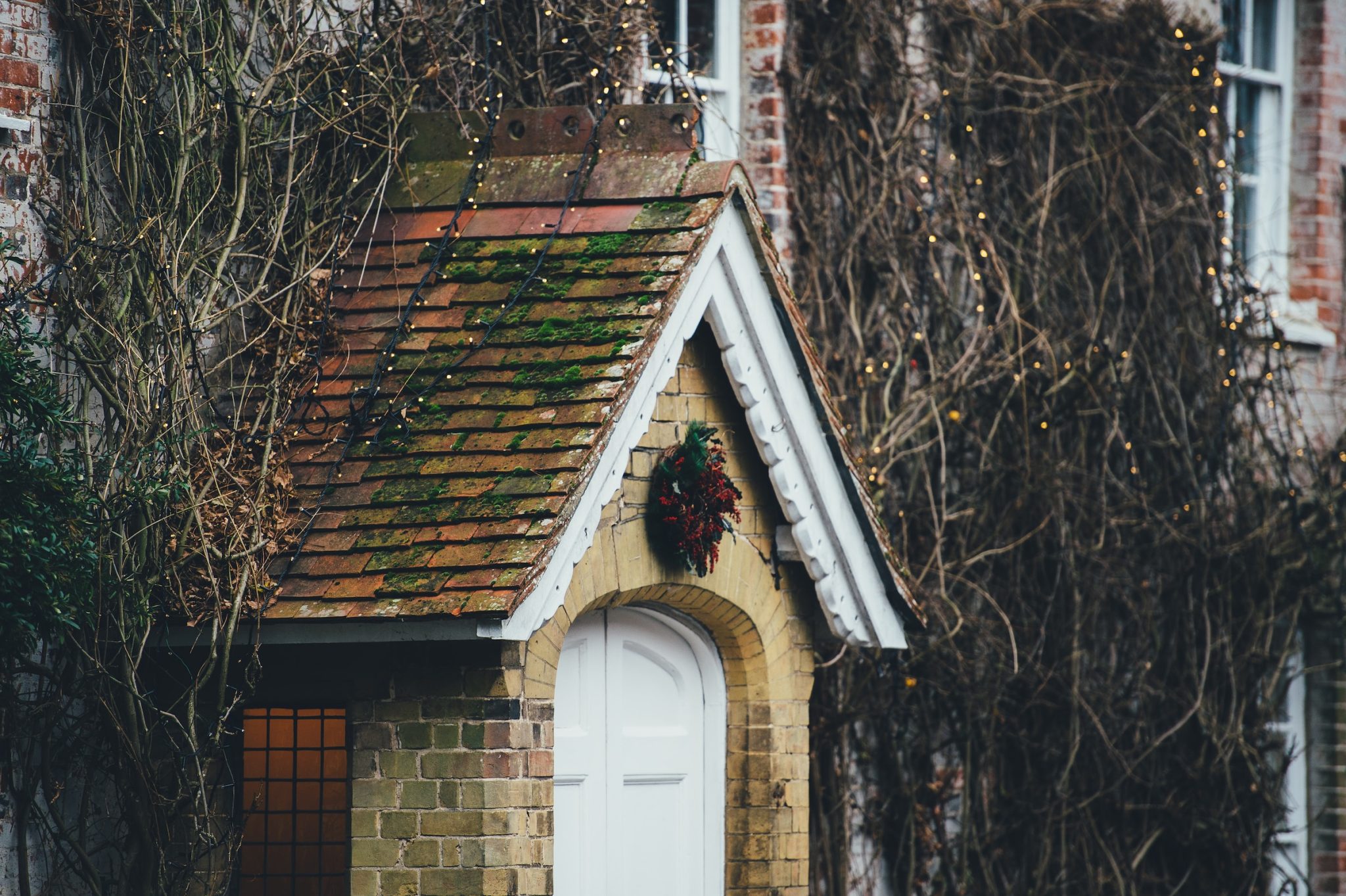 How early detection of roof damage can save your home from catastrophic consequences