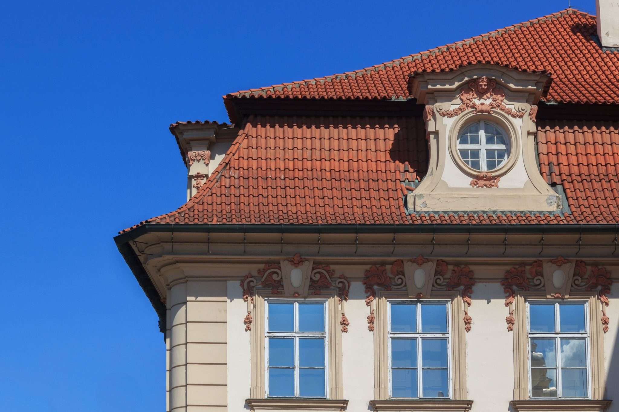 Roofing experts exposed: the hidden benefits of professional roofing artistry