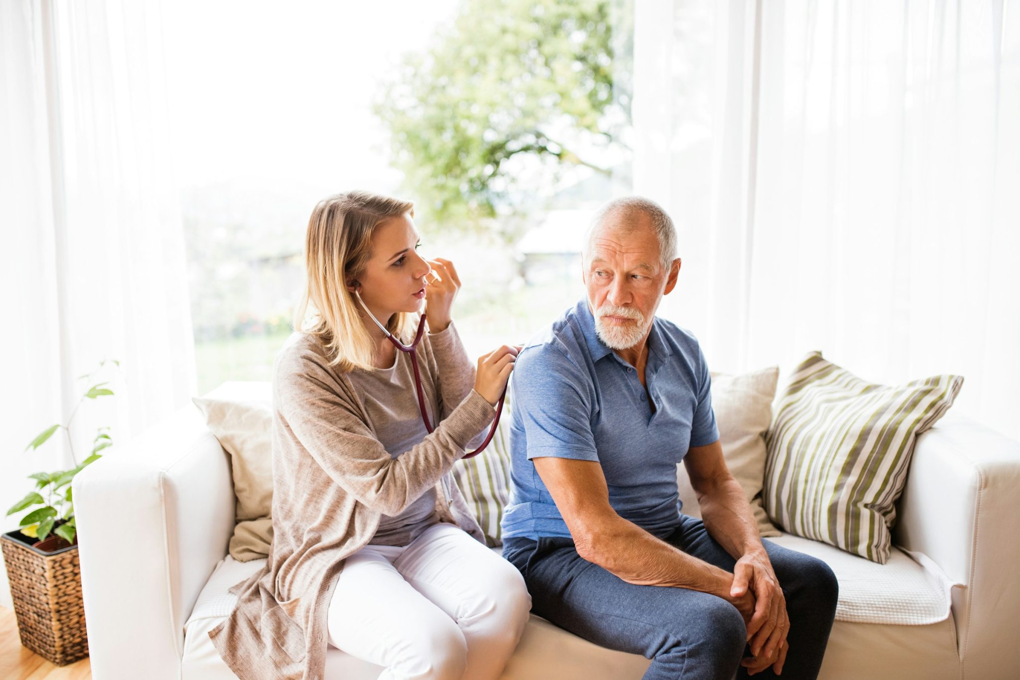 The advantages of in-home care for your loved ones