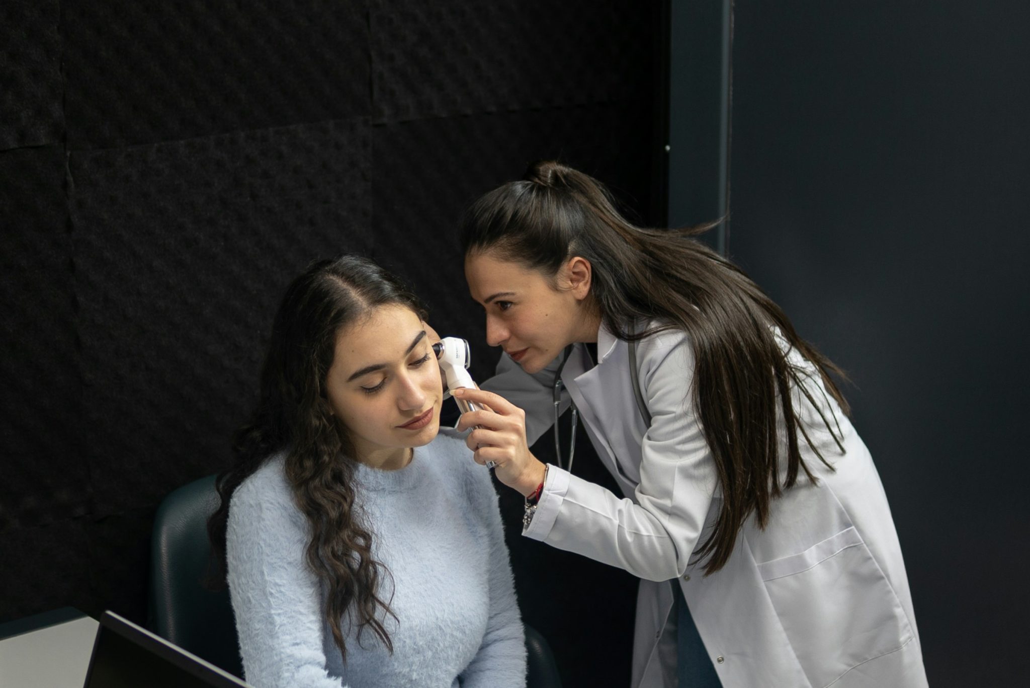 5 things to consider when buying hearing aids