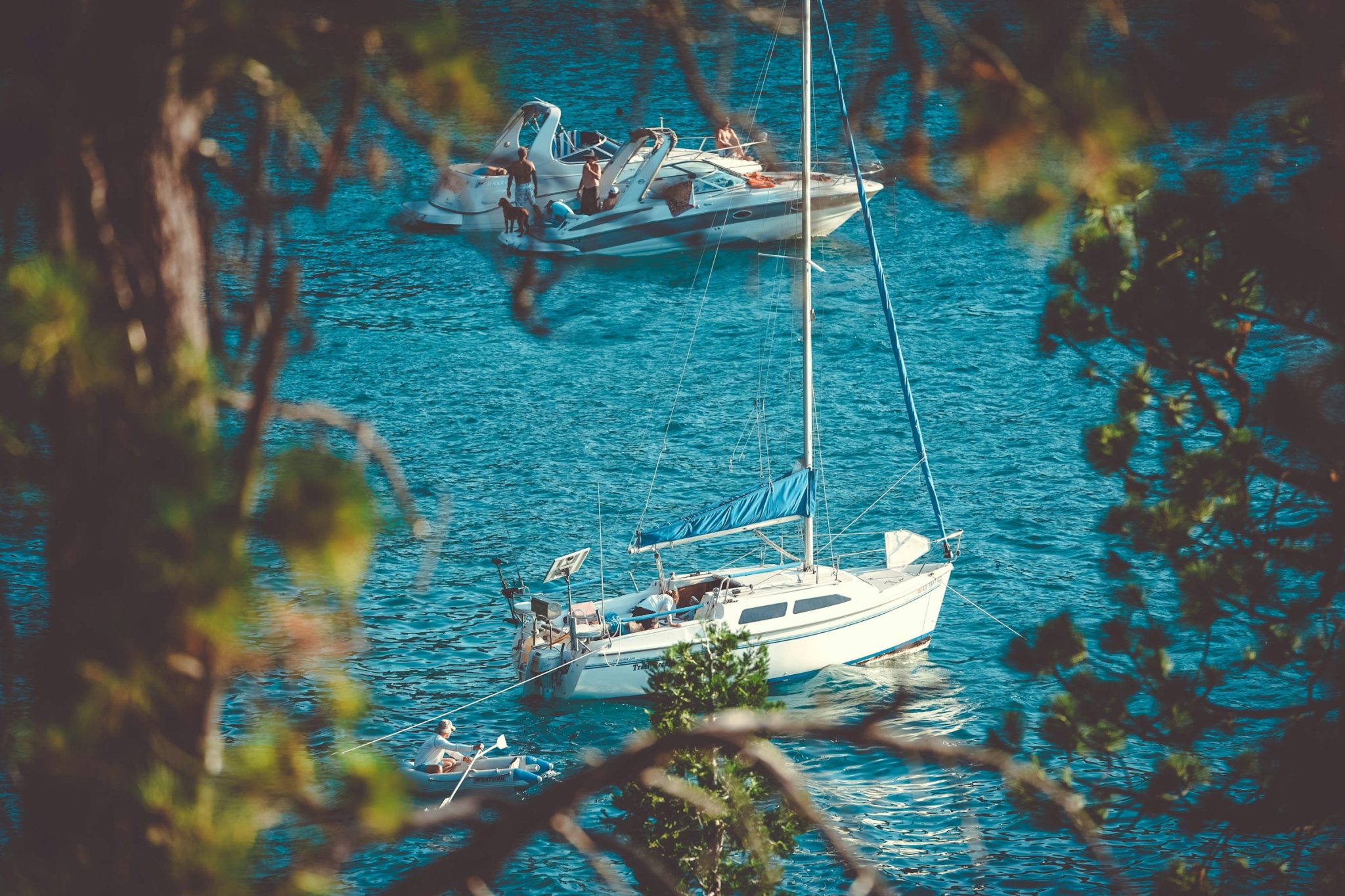 Anchored adventures: tips for boat owners and relaxing activities nearby