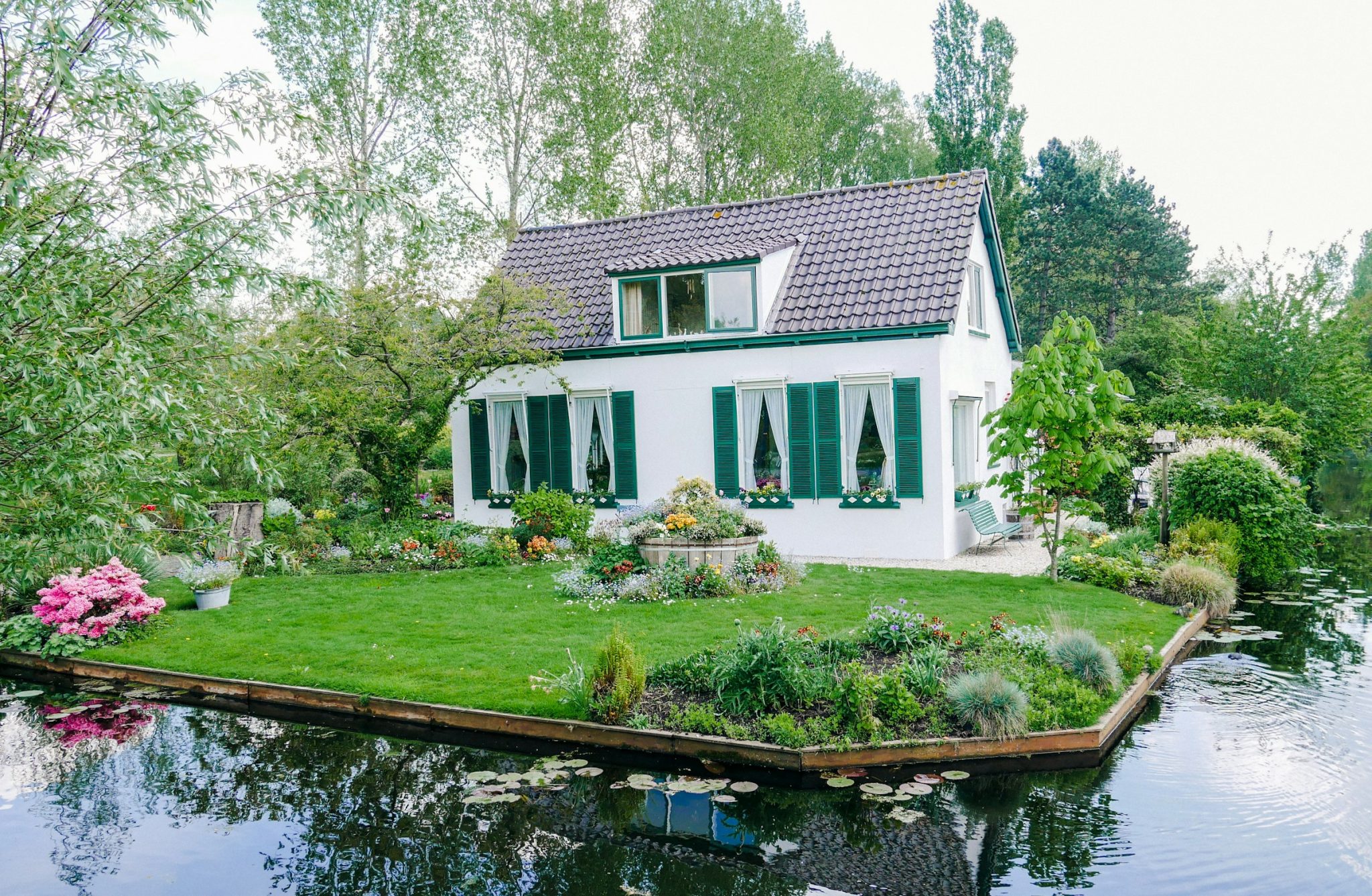 Garden goals: 6 practical hacks to turn your lawn into paradise Garden goals: 6 practical hacks to turn your lawn into paradise