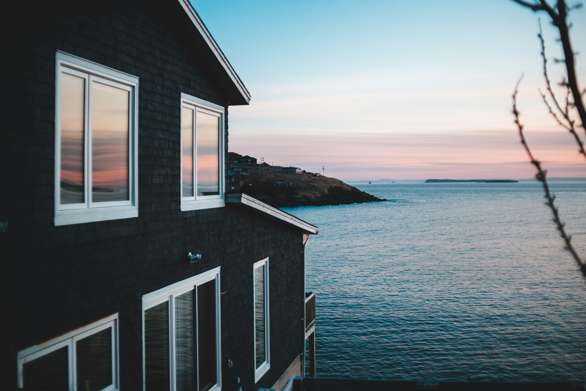 Finding the right window replacement contractor: tips for hiring with confidence