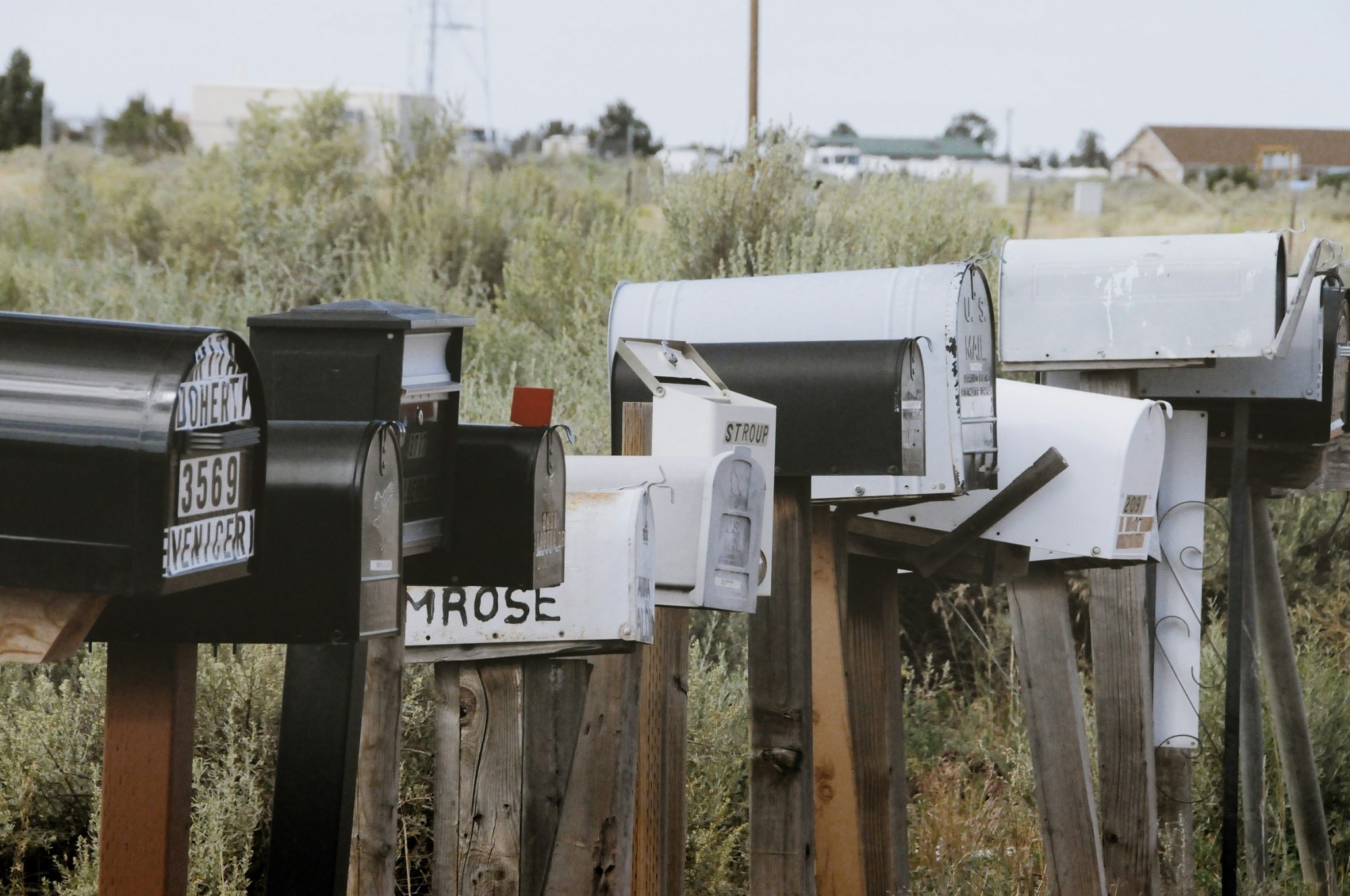 Choosing the right mailbox: 4 smart tips to follow