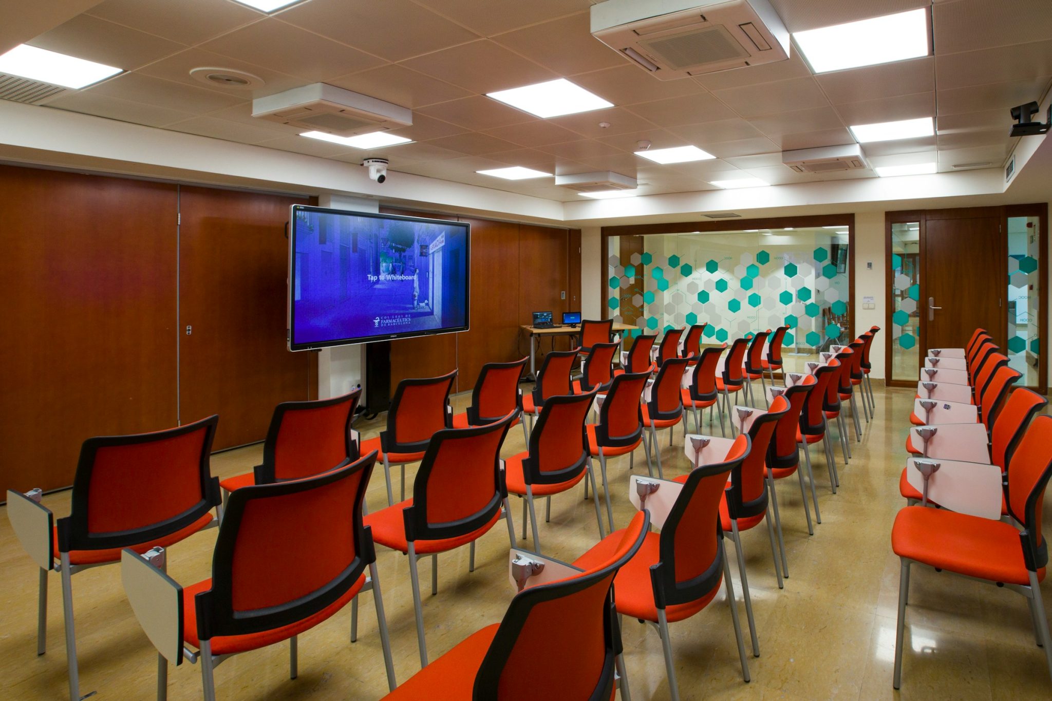 Interactive screens and av solutions for modern classrooms