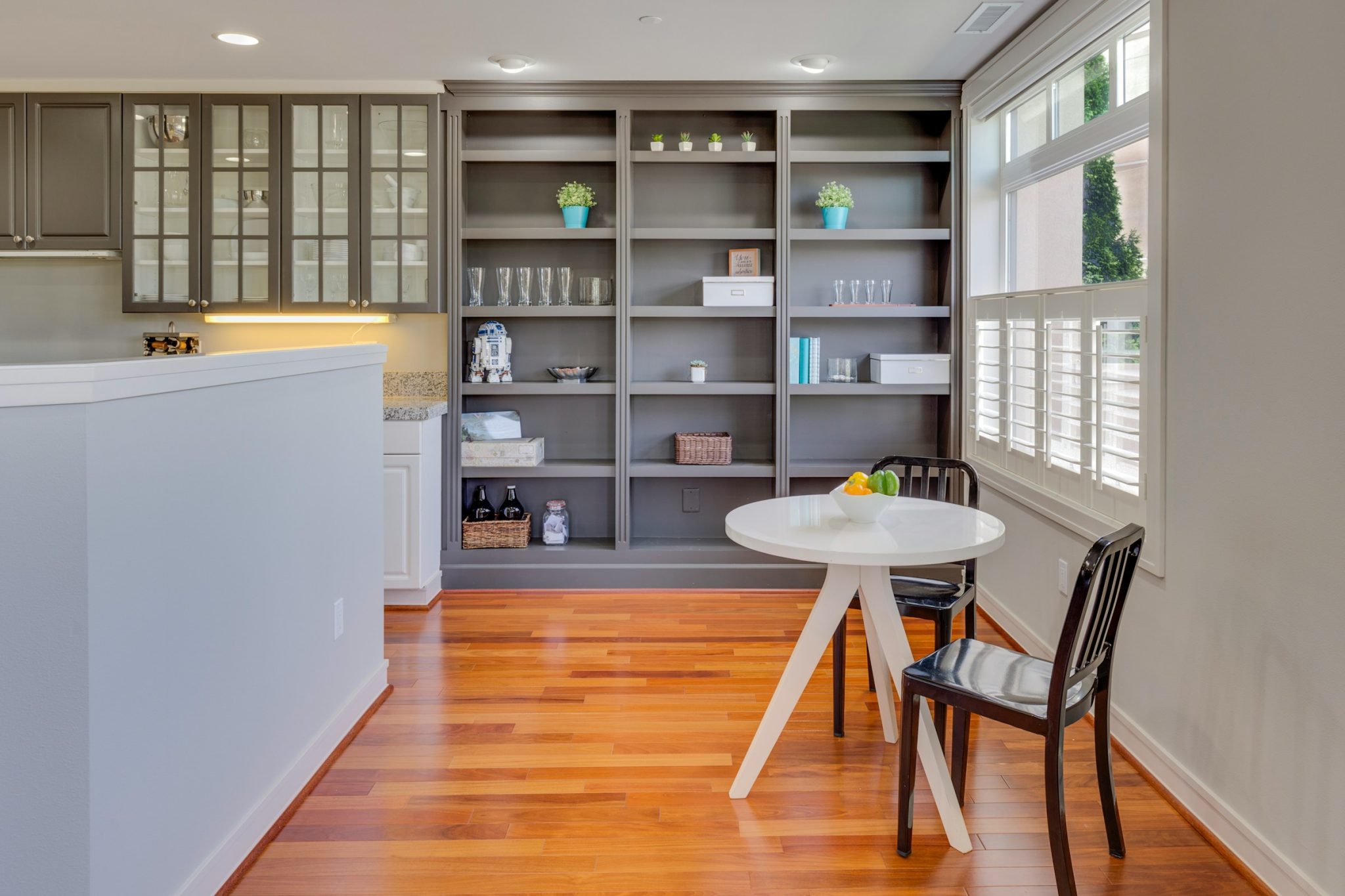 Stylish Storage Solutions: Hamptons Style Bookcases For Every Room – MK ...