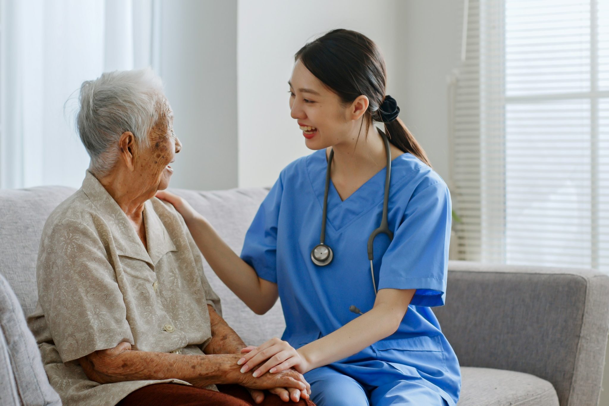 Why a hospice medical social worker is vital for comprehensive care