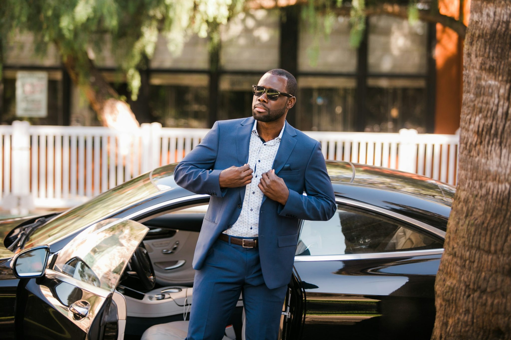 Celebrity sunglasses: iconic styles and how to wear them