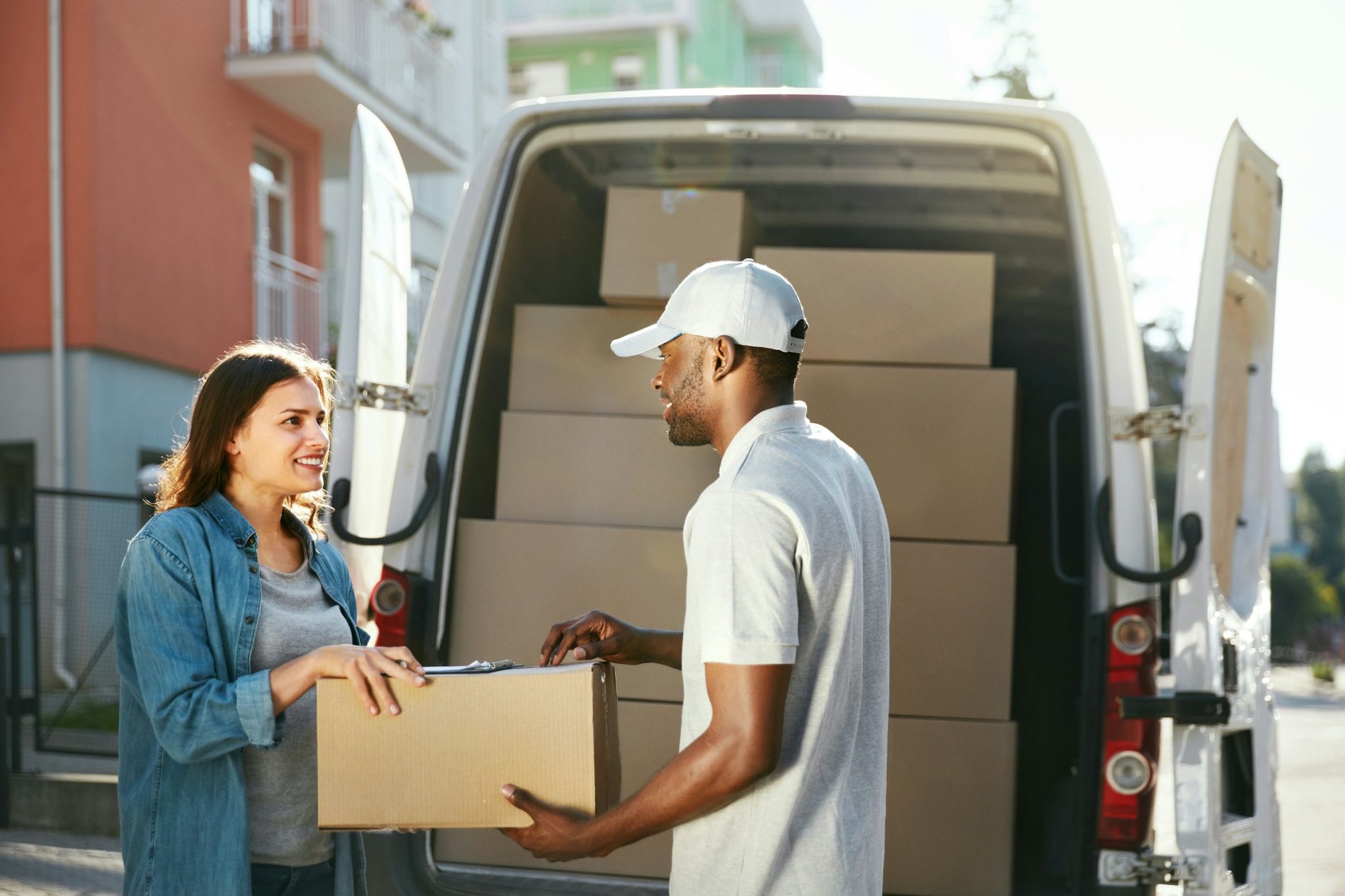Storage solutions with bulk boxes: organizing your home or business efficiently