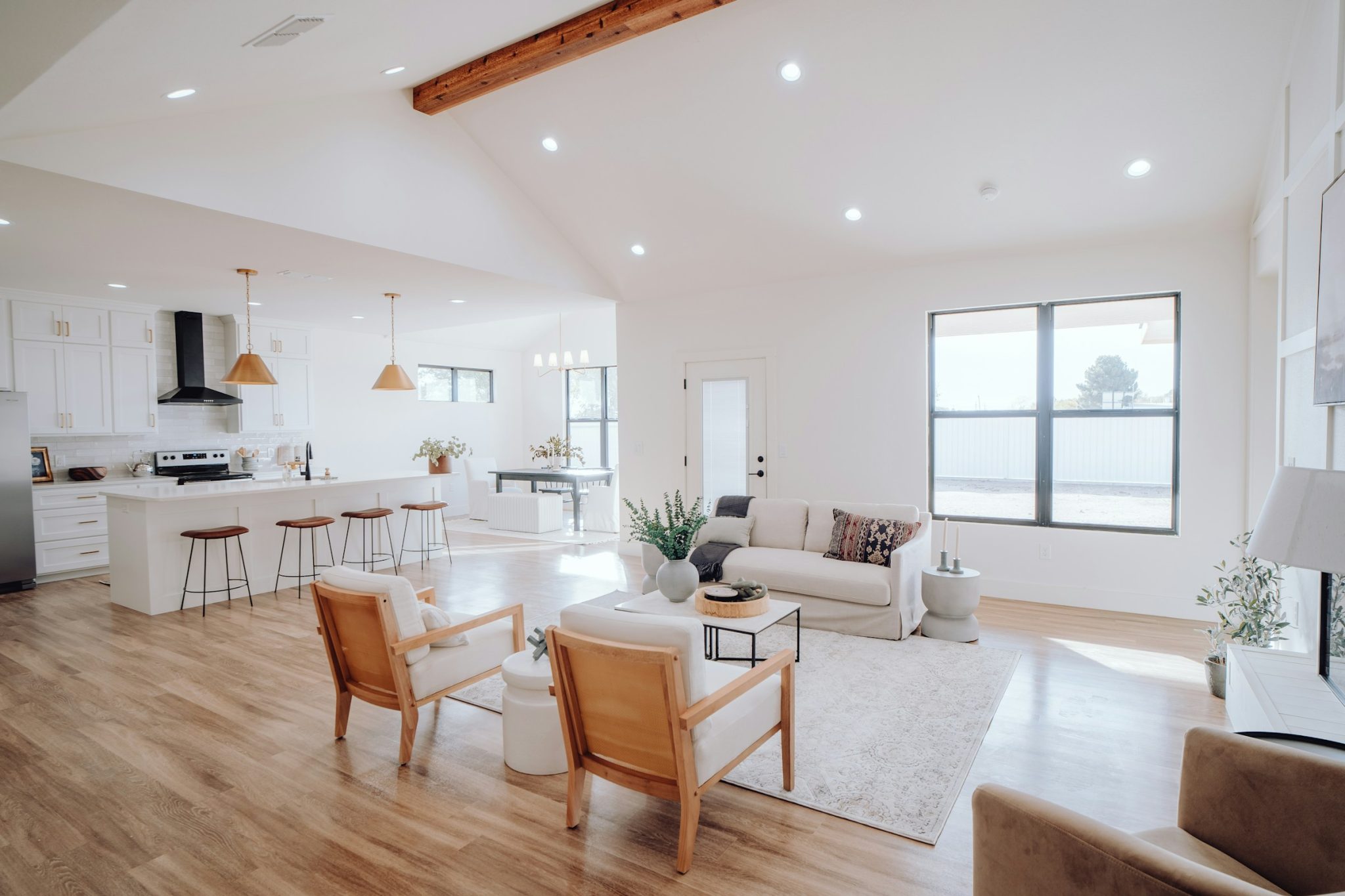 How to keep your home smelling fresh: tips for tackling unwanted odors