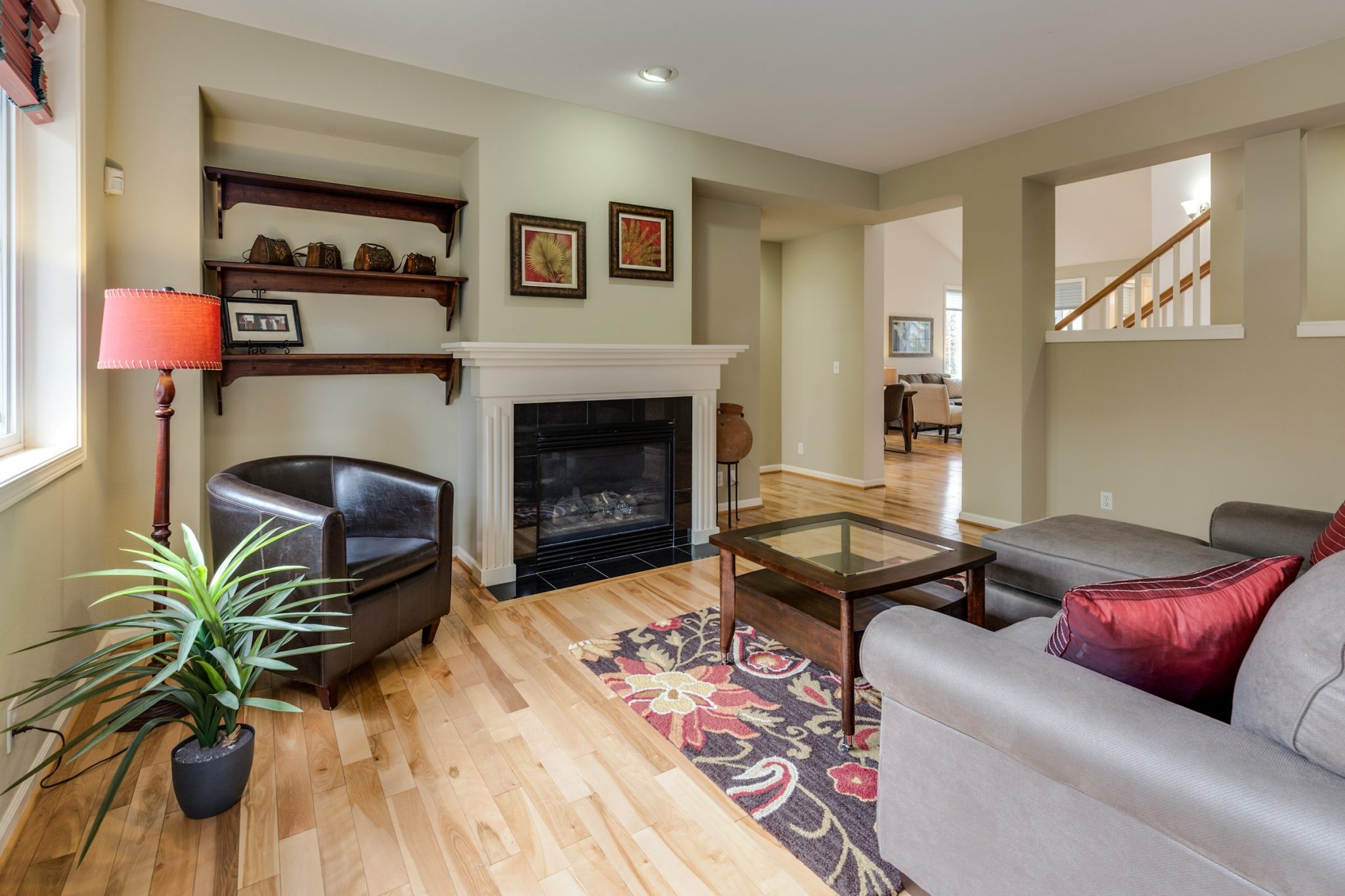 Choosing the right type of mantel for your fireplace