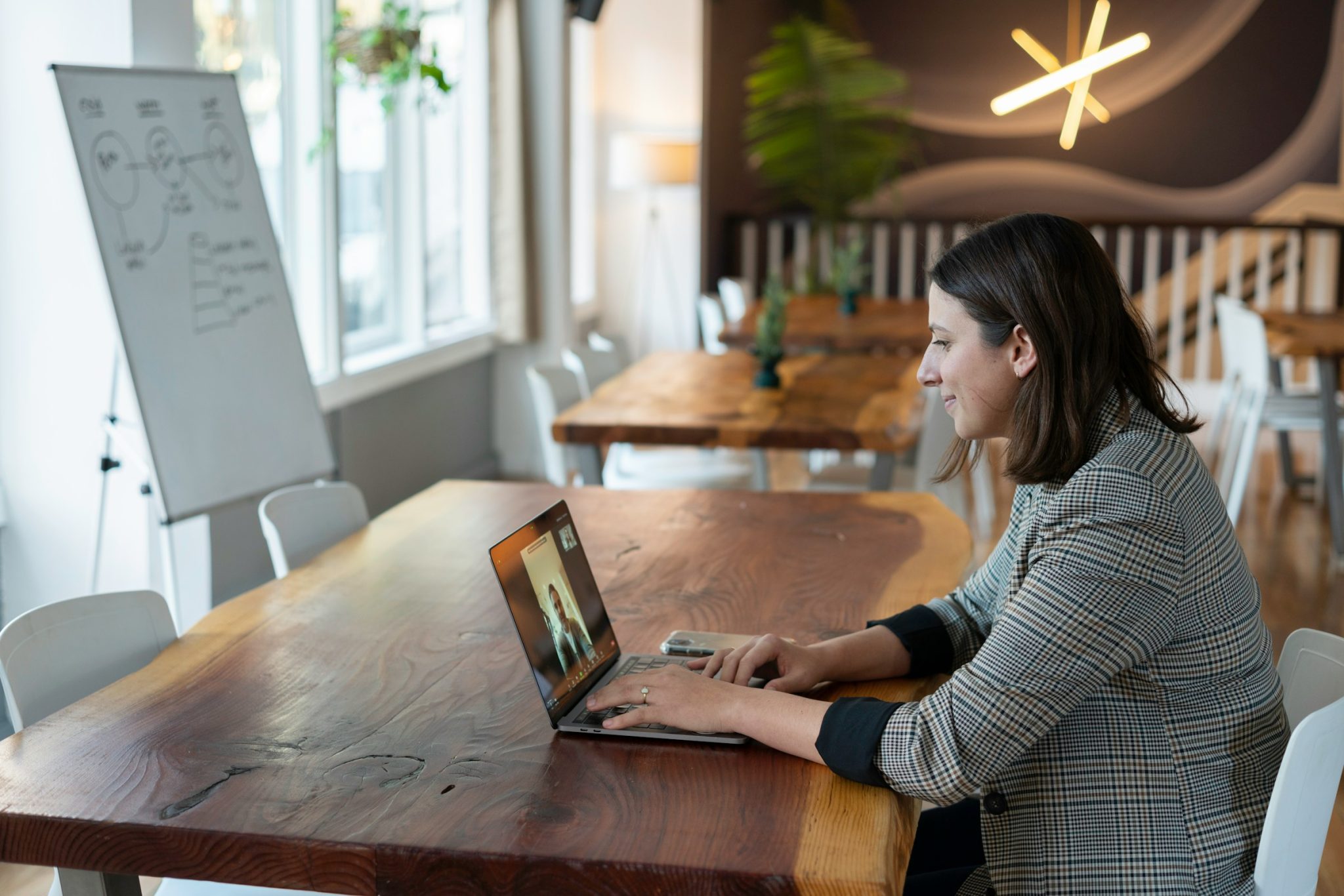 How to choose the right online training program for career growth