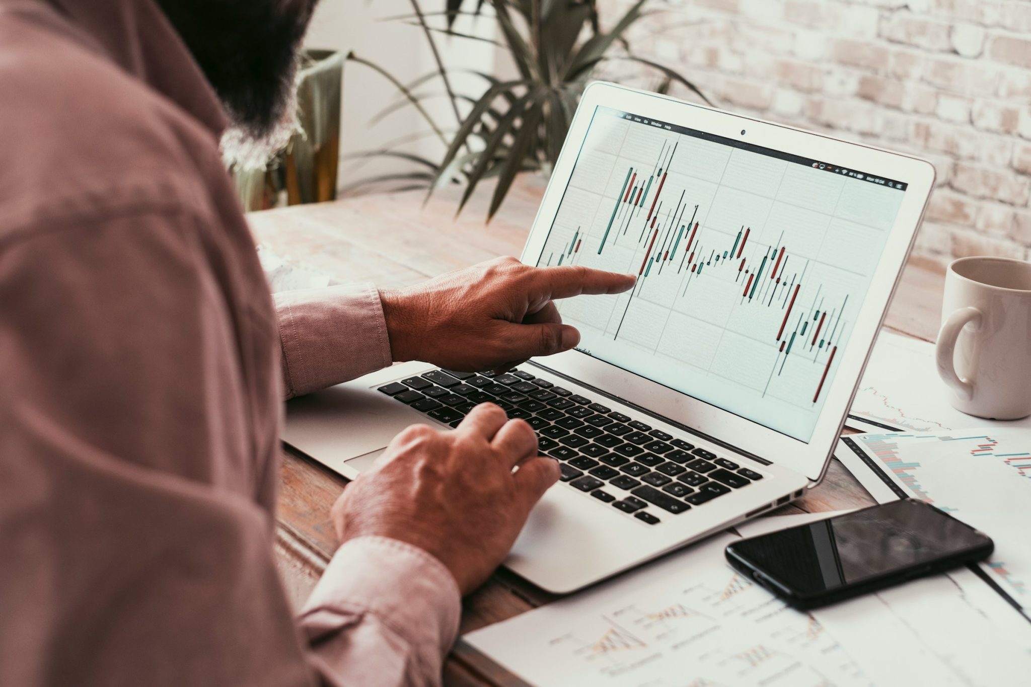 How to develop a winning strategy using candlestick pattern?