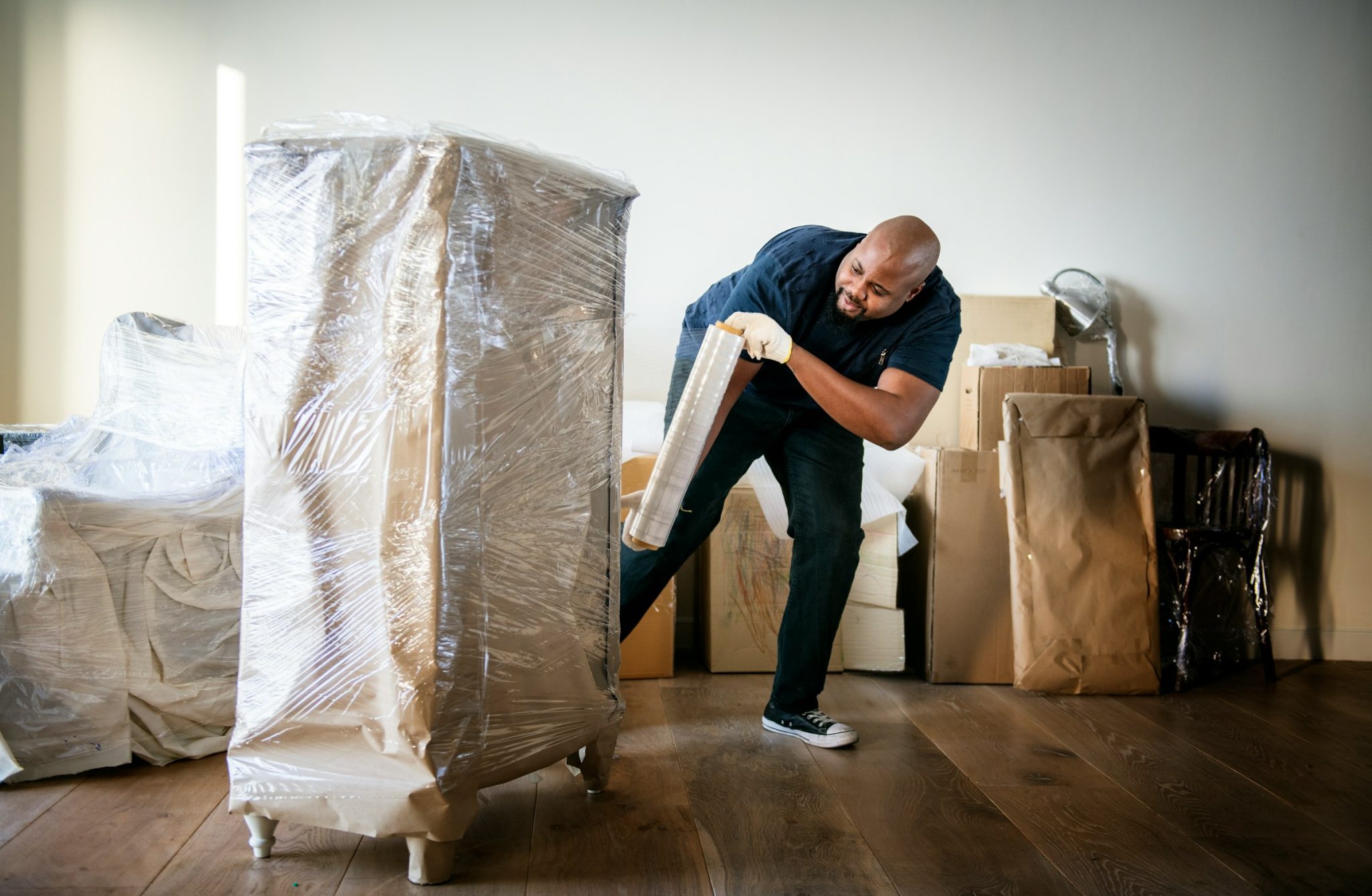 Local moving company vs national chains: which one to choose?
