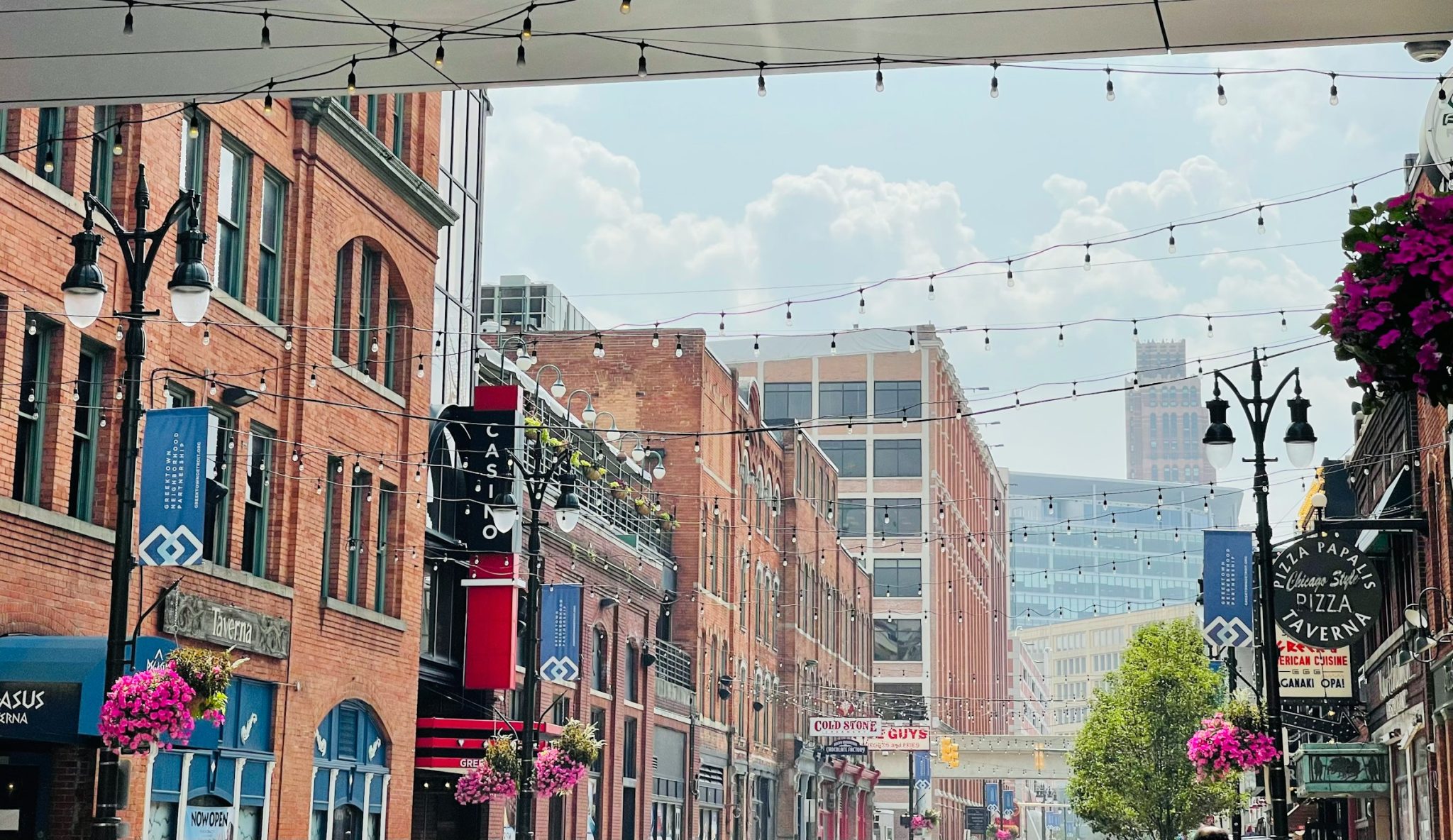 Visiting detroit? Don’t forget to pack these 5 essentials