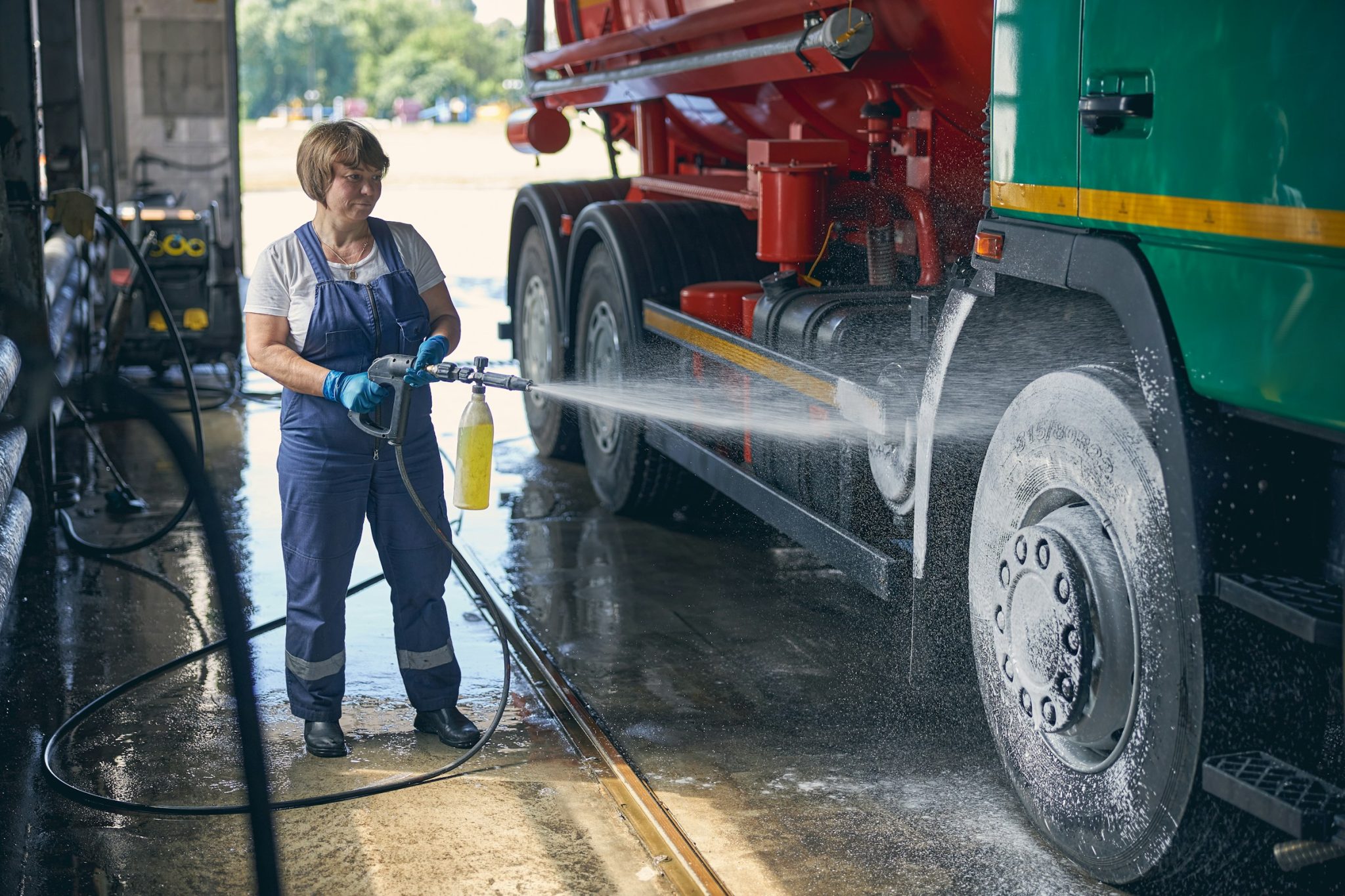 5 benefits of installing a truck wash bay on your property