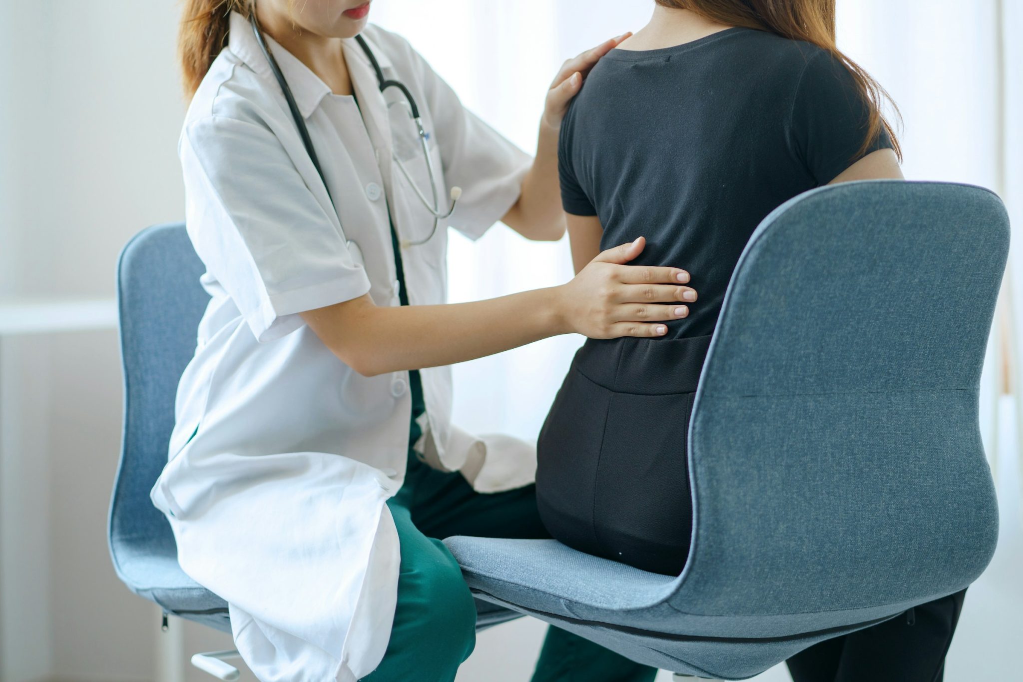 6 early warning signs your lower back needs attention