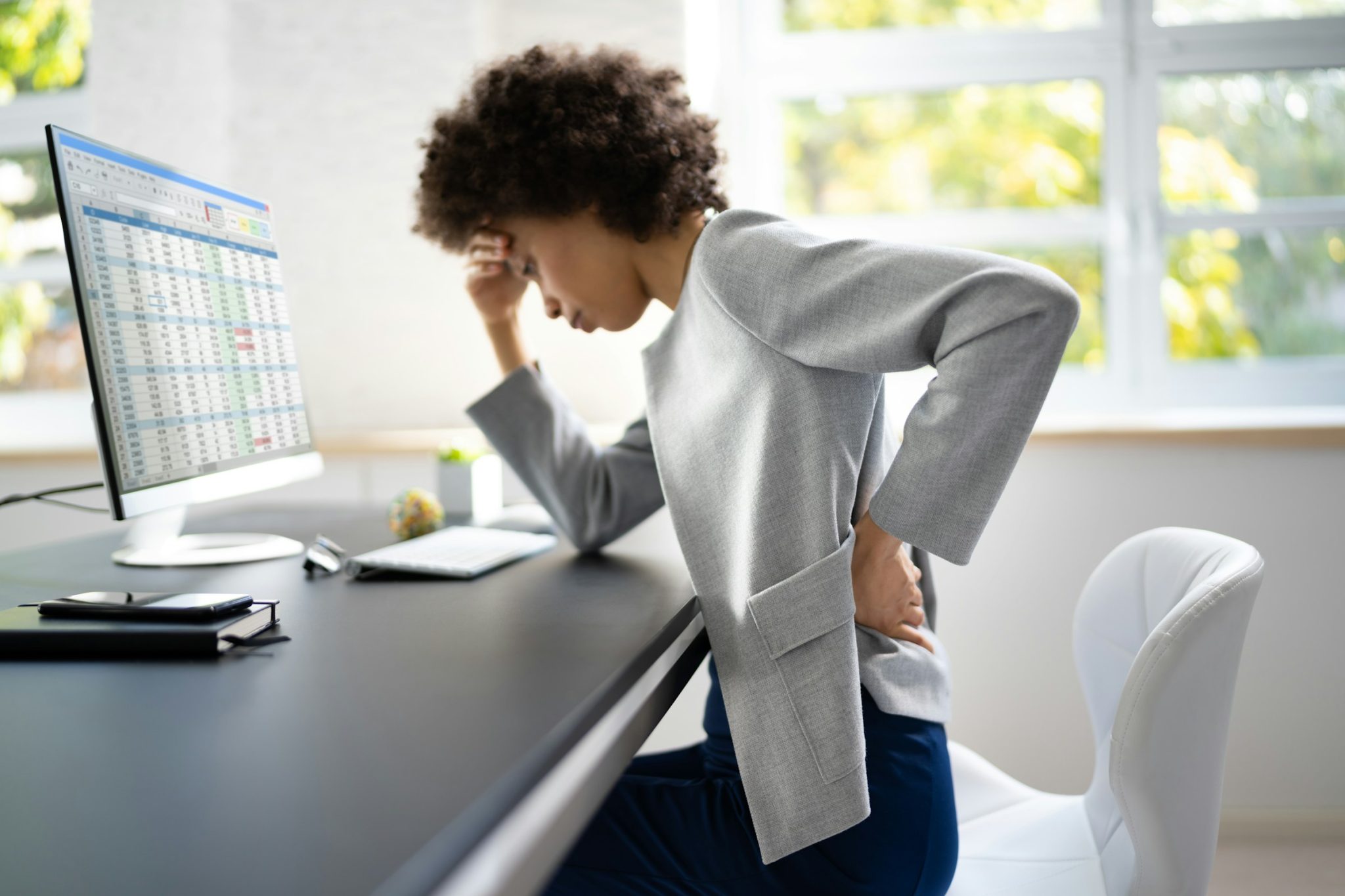 6 early warning signs your lower back needs attention