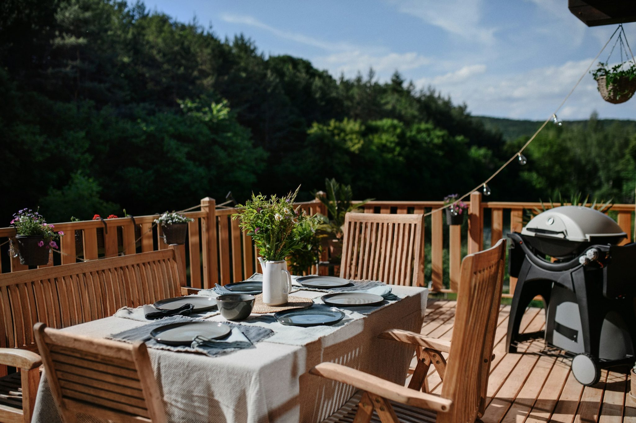 Designing the perfect outdoor dining space for everyday living