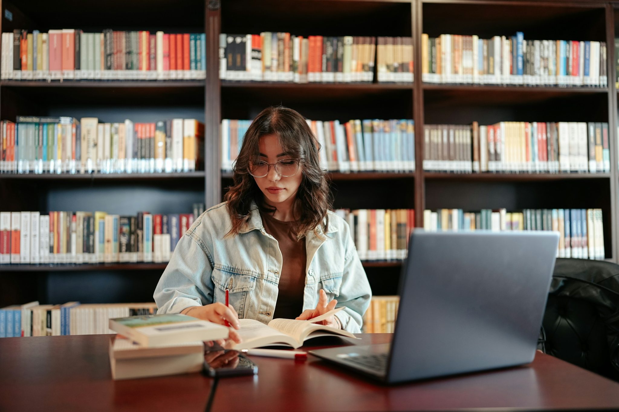 Essential books for academic writing: a guide for researchers