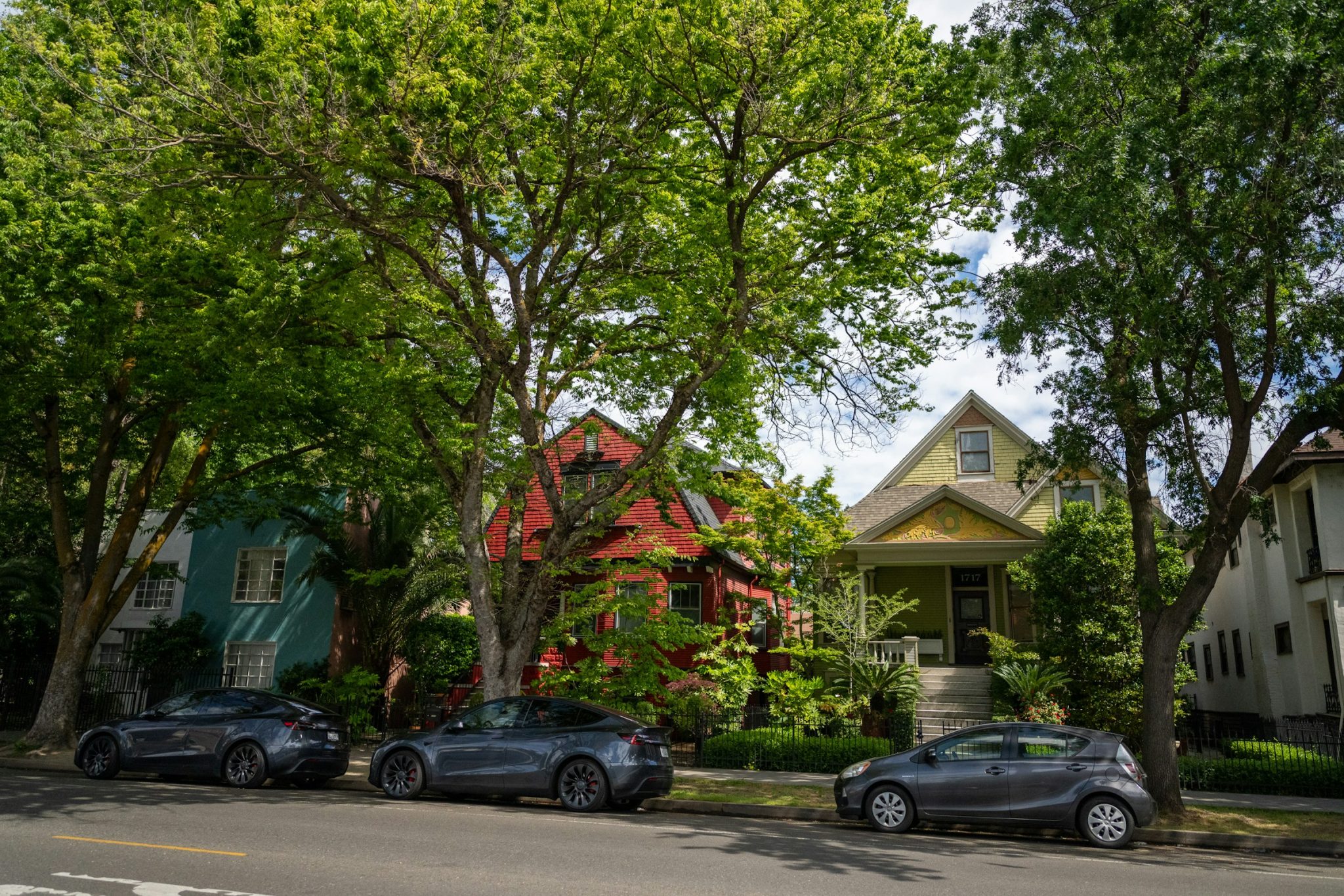 Key factors to consider before jumping into real estate investing