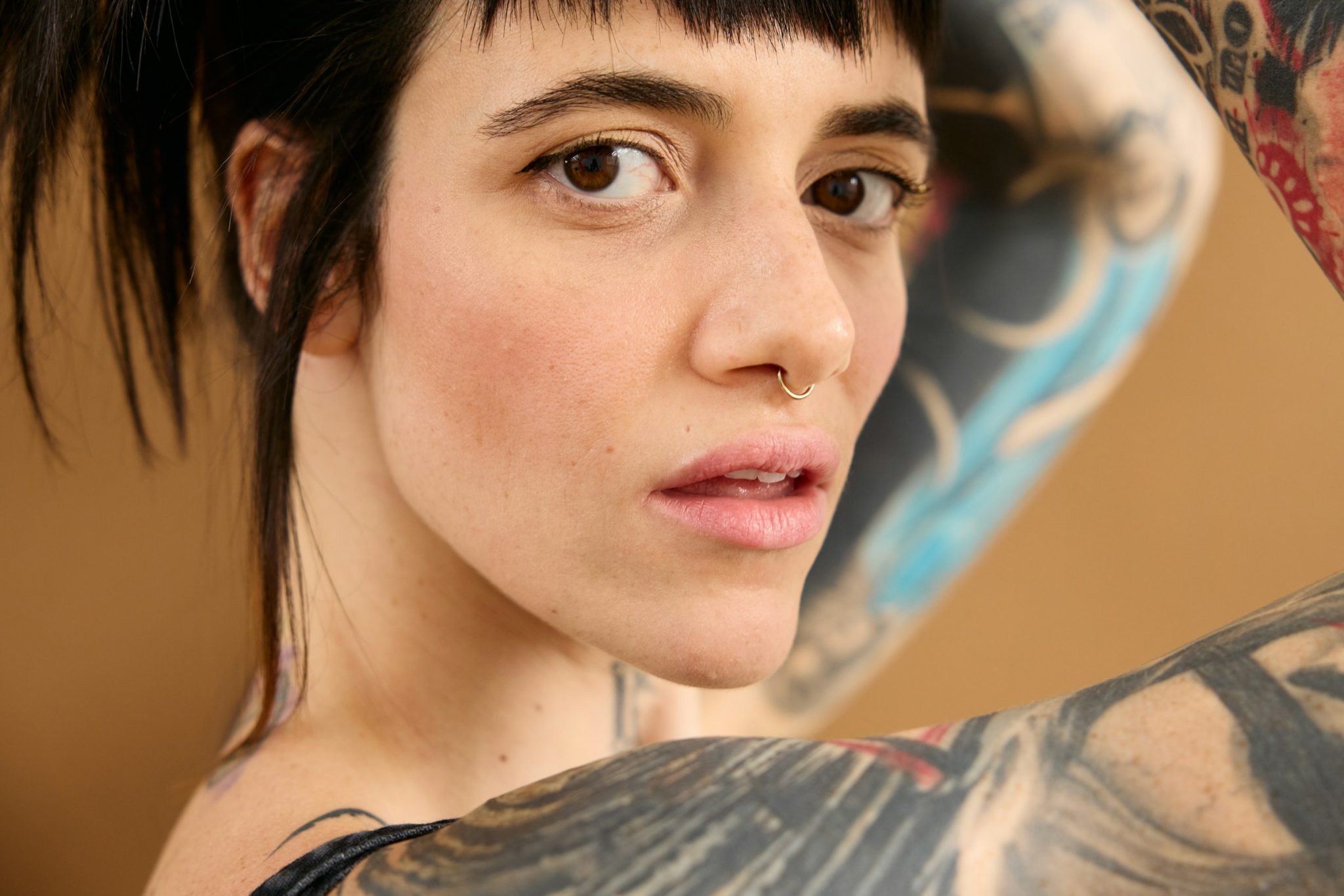 Can you use brow serum daily without causing irritation?