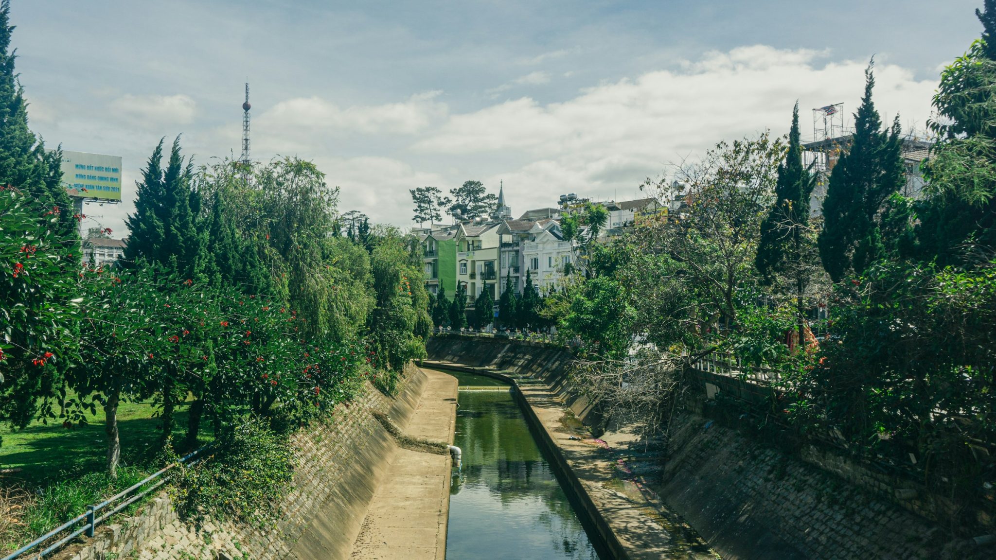 What factors influence the selection of pumps for complex wastewater systems