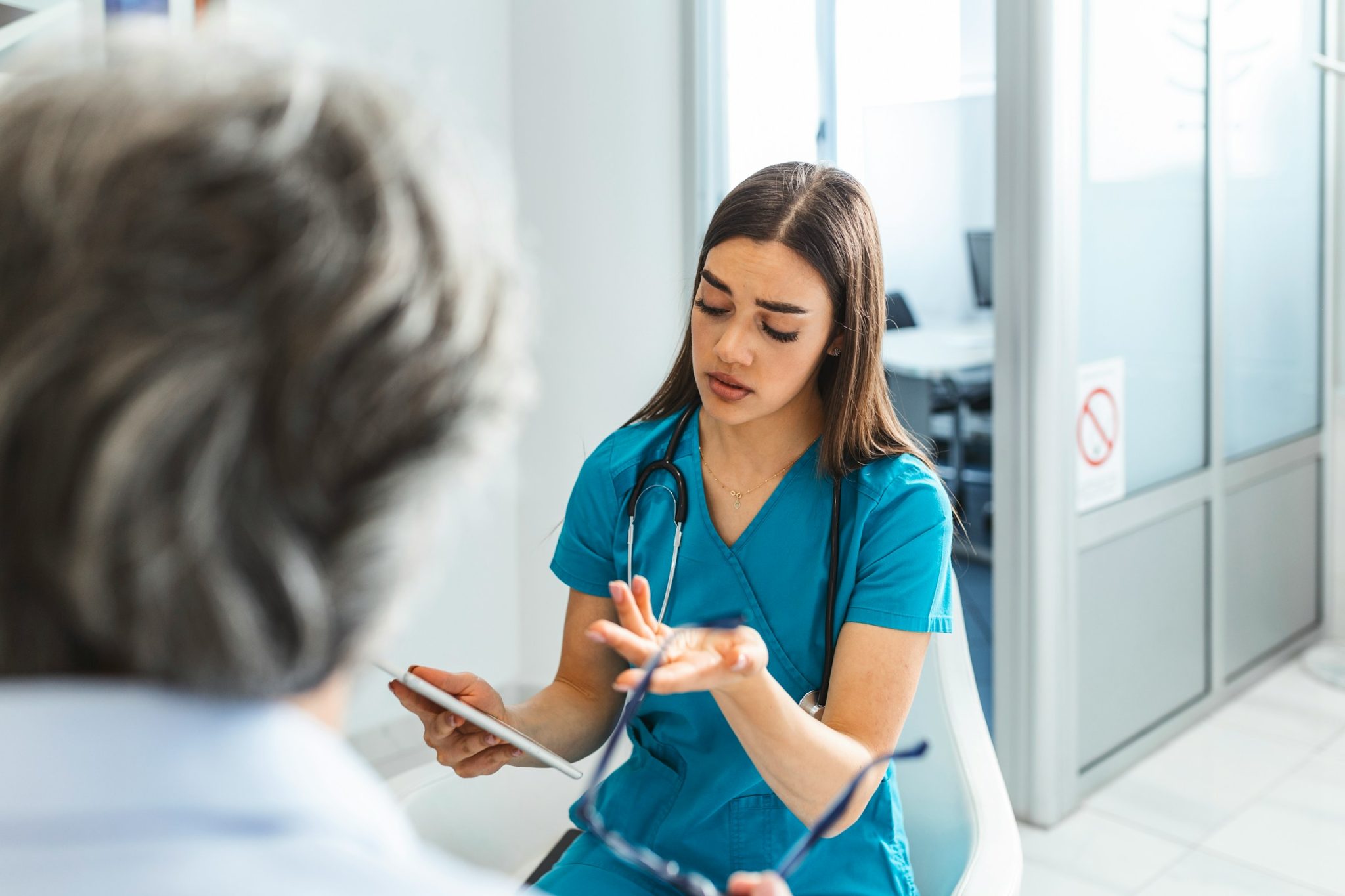 6 tips for patients to manage multiple doctors safely and strategically