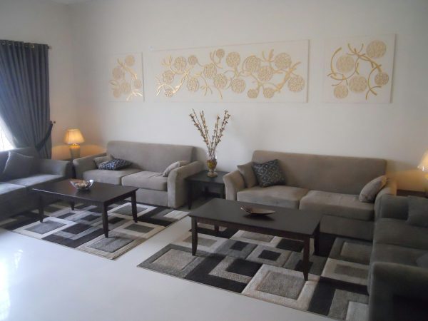 Art of mixing patterns: rugs, curtains & upholstery in harmony