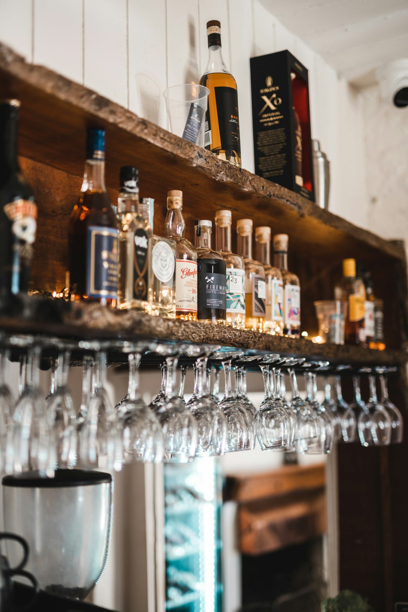 Moving a home bar: cocktail gear that survives a long-distance move