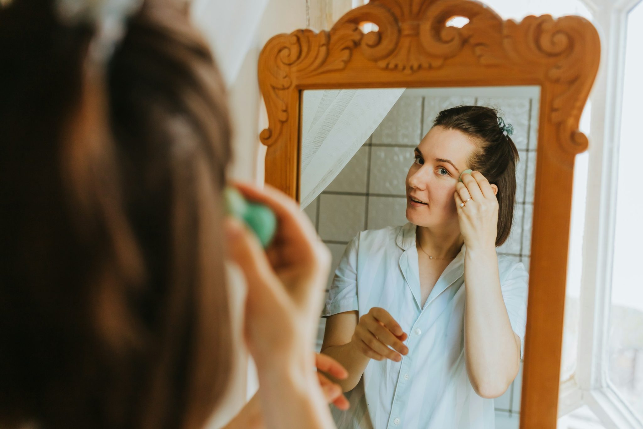 7 benefits of facial cleanser that go way beyond just washing your face