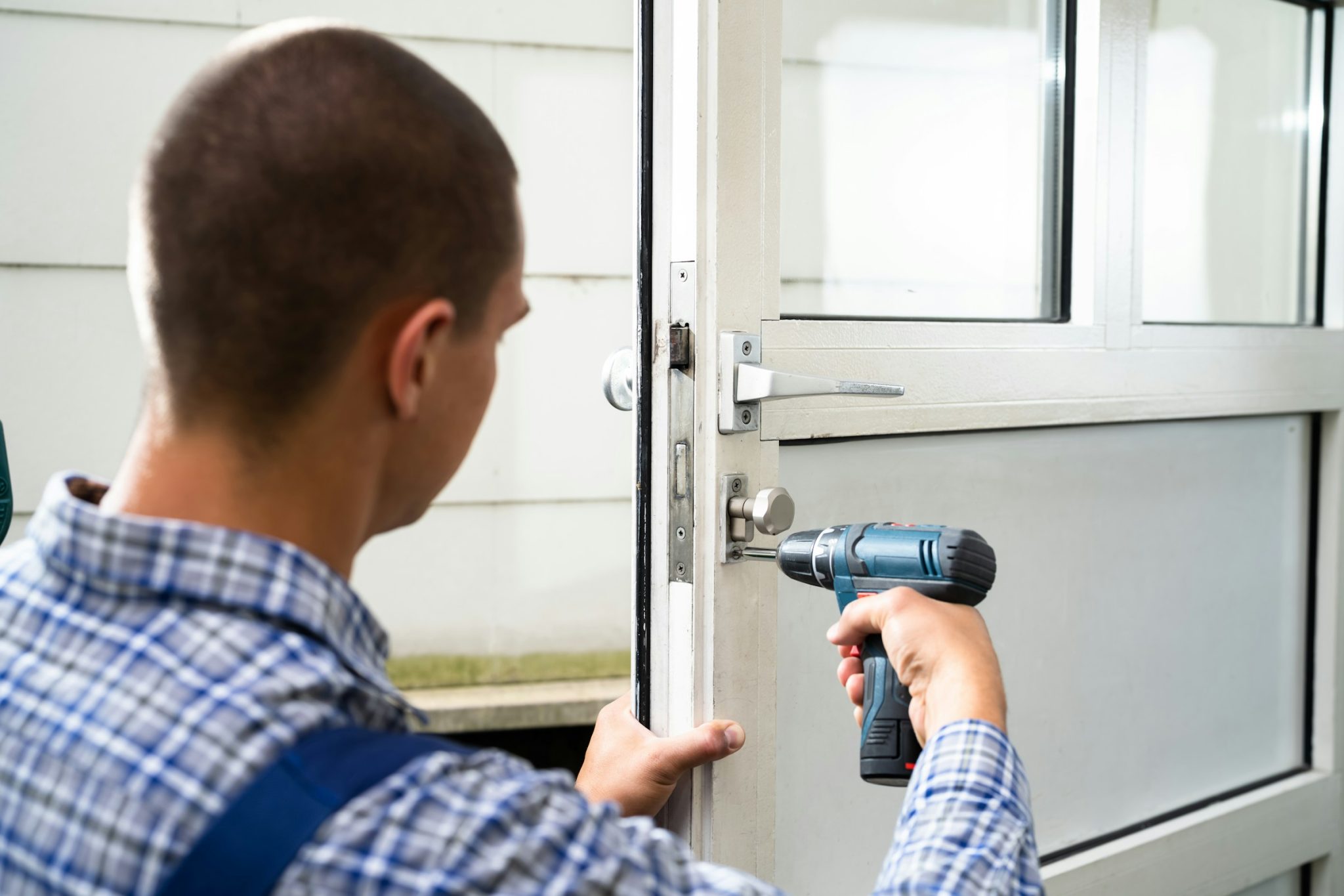 How to avoid cheap door handles that wear out quickly