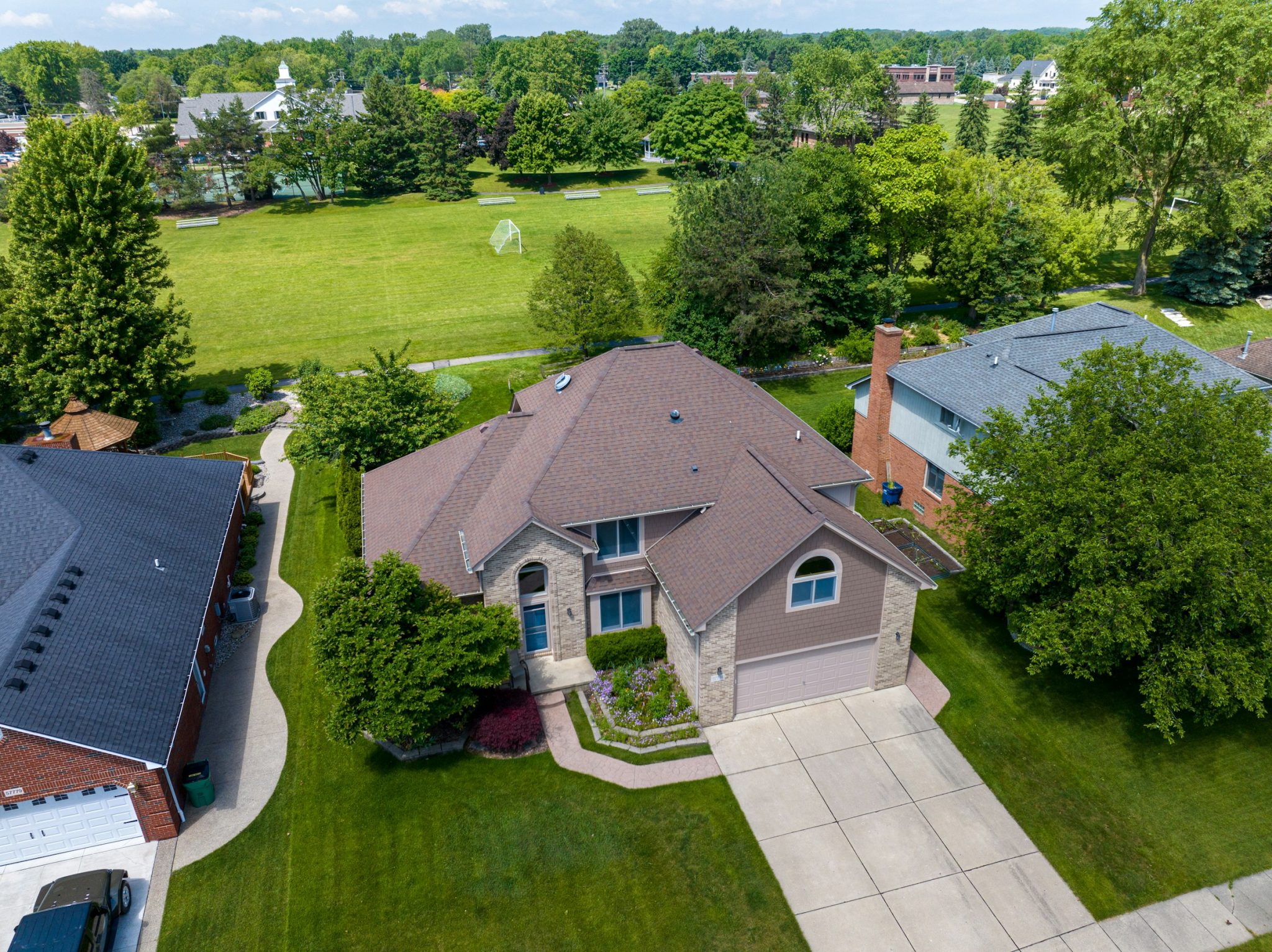 Sustainable roofing: modern materials for the modern home