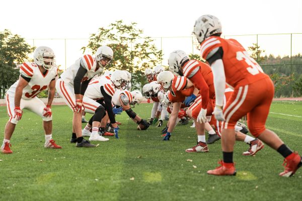 6 tips for choosing quality custom football uniforms 3 equipping a gridiron squad involves many moving parts. Managers need gear that looks great and stands up to tough hits throughout the year. 6 tips for choosing quality custom football uniforms