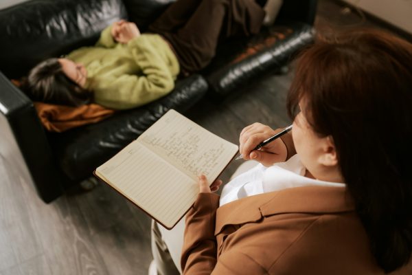 Counselor vs. Therapist: how to choose the right expert for you