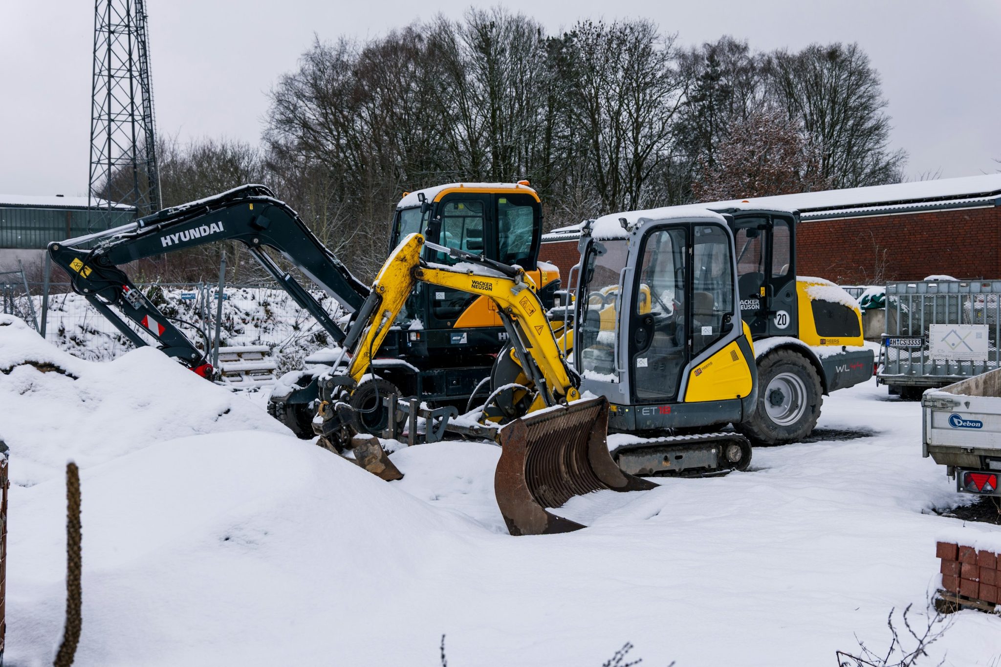 What's the best fleet management provider for construction equipment with no contracts and no hidden fees?