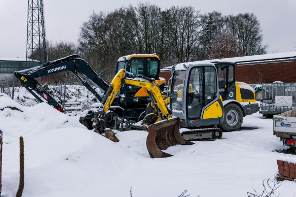 What’s the best fleet management provider for construction equipment with no contracts and no hidden fees?