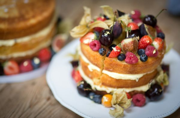 Why miami hosts are choosing gluten-free cakes for modern events