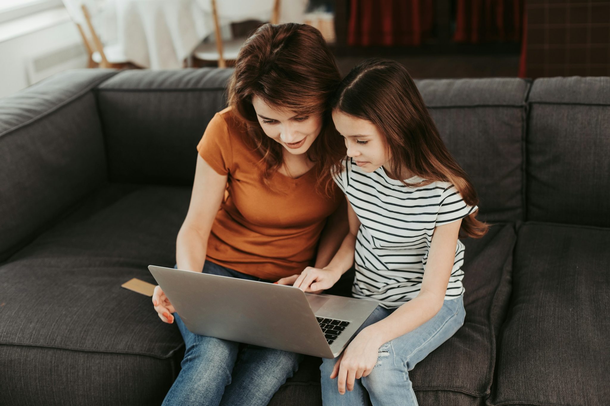 7 smart ways to protect your child's identity online