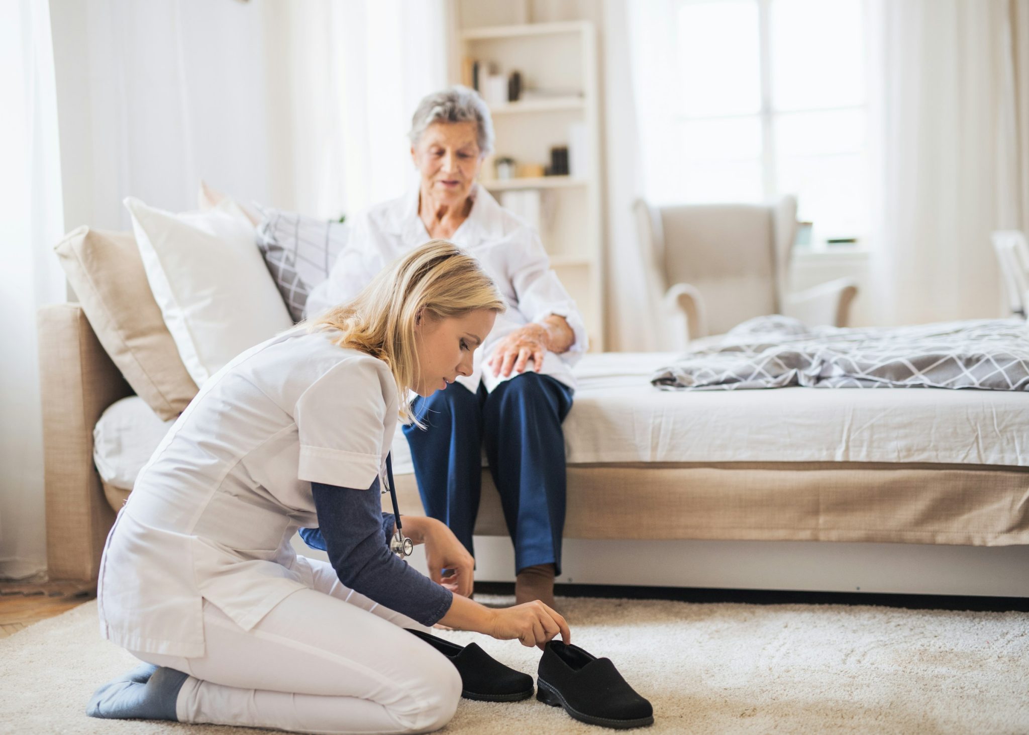 Practical ways in-home care helps seniors avoid nursing homes