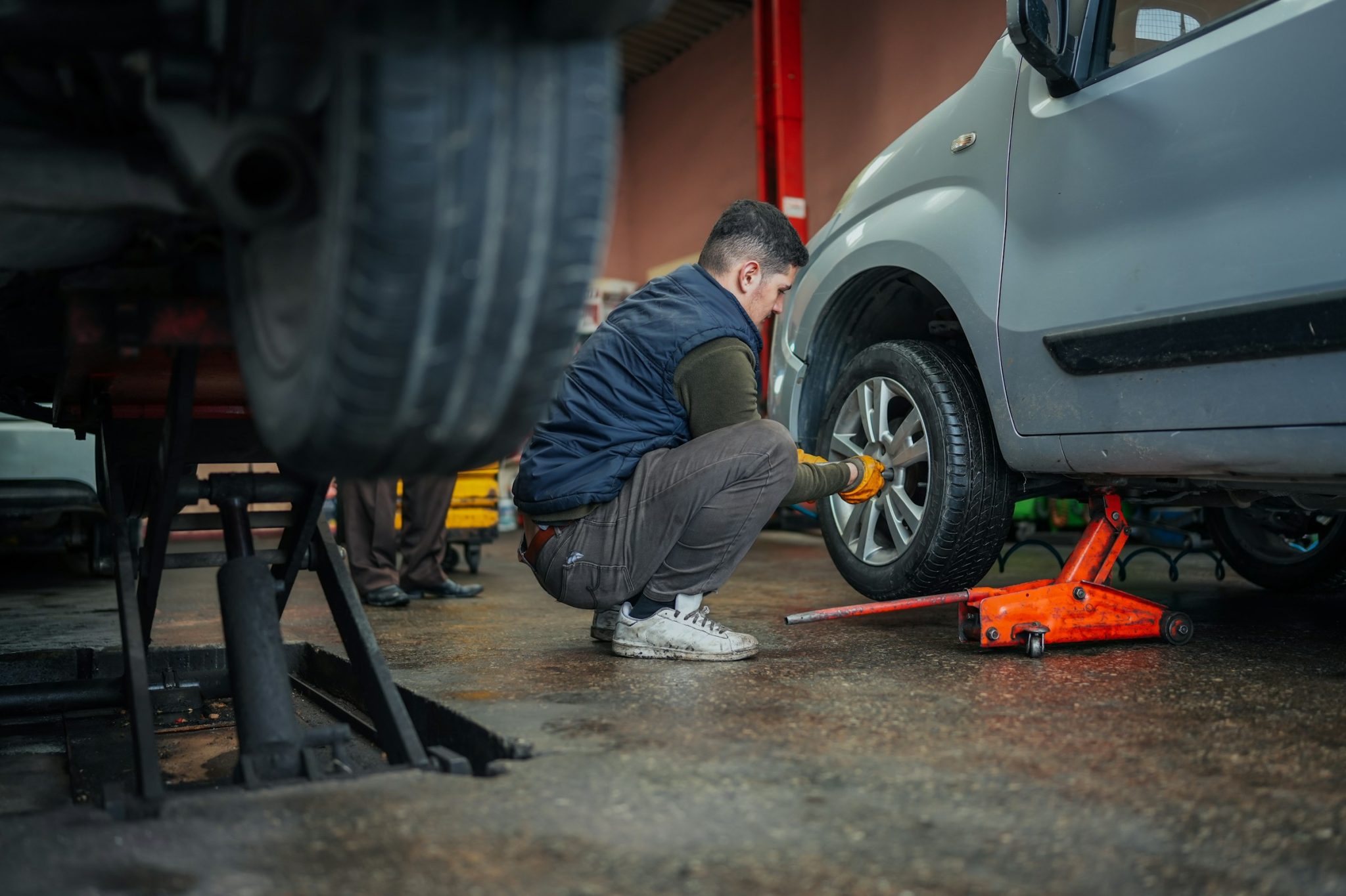 The hydraulic revolution that changed car jacks forever