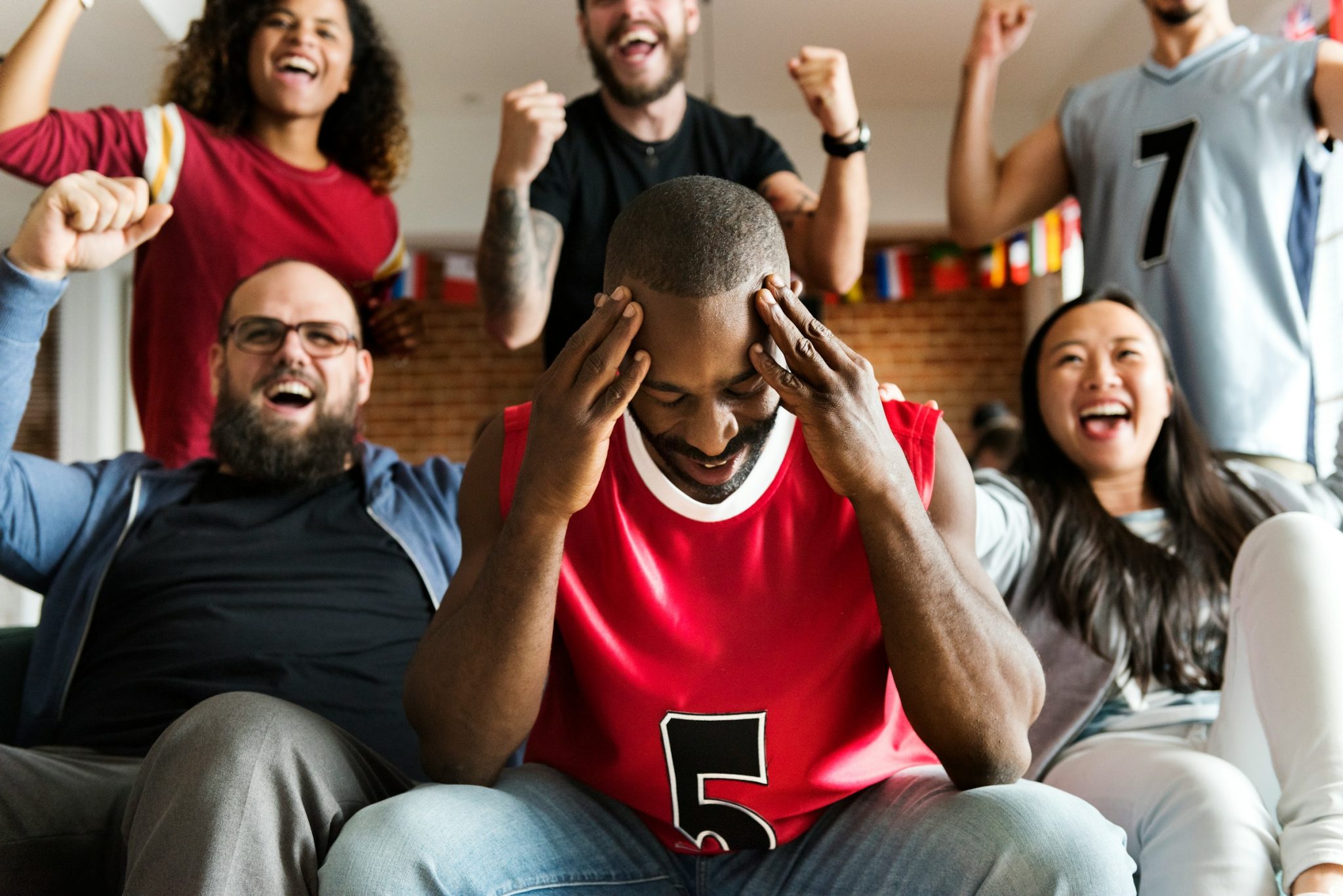 How to plan an nba watch party at home